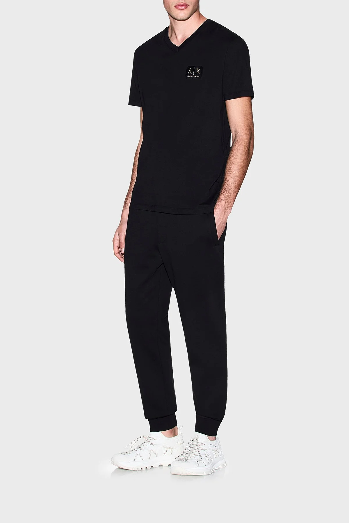 Armani Exchange Logolu Pamuklu Regular Fit V Yaka Erkek T Shirt XM002179 AF12308 UC001 SİYAH - 2