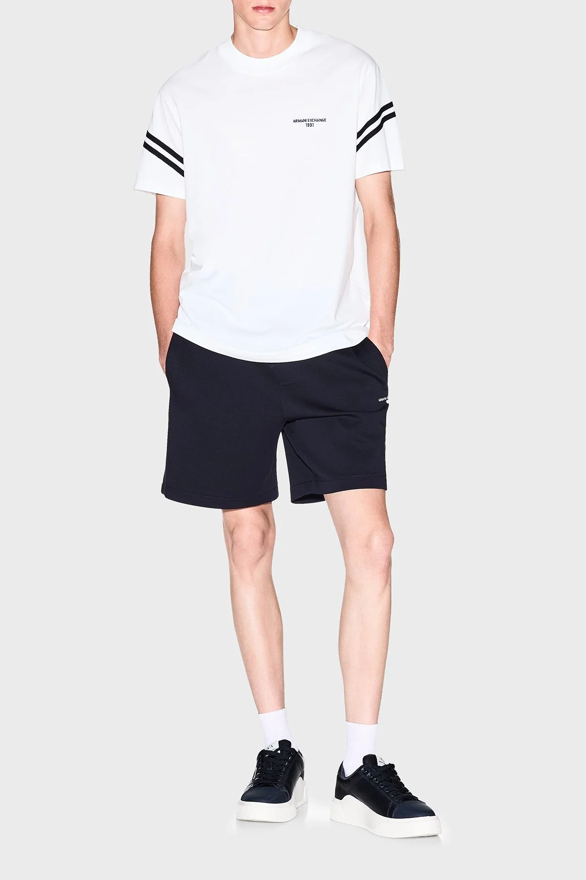 Armani Exchange Logolu Pamuklu Şerit Detaylı Regular Fit Bisiklet Yaka Erkek T Shirt XM001081 AF12308 U0009 BEYAZ - 7