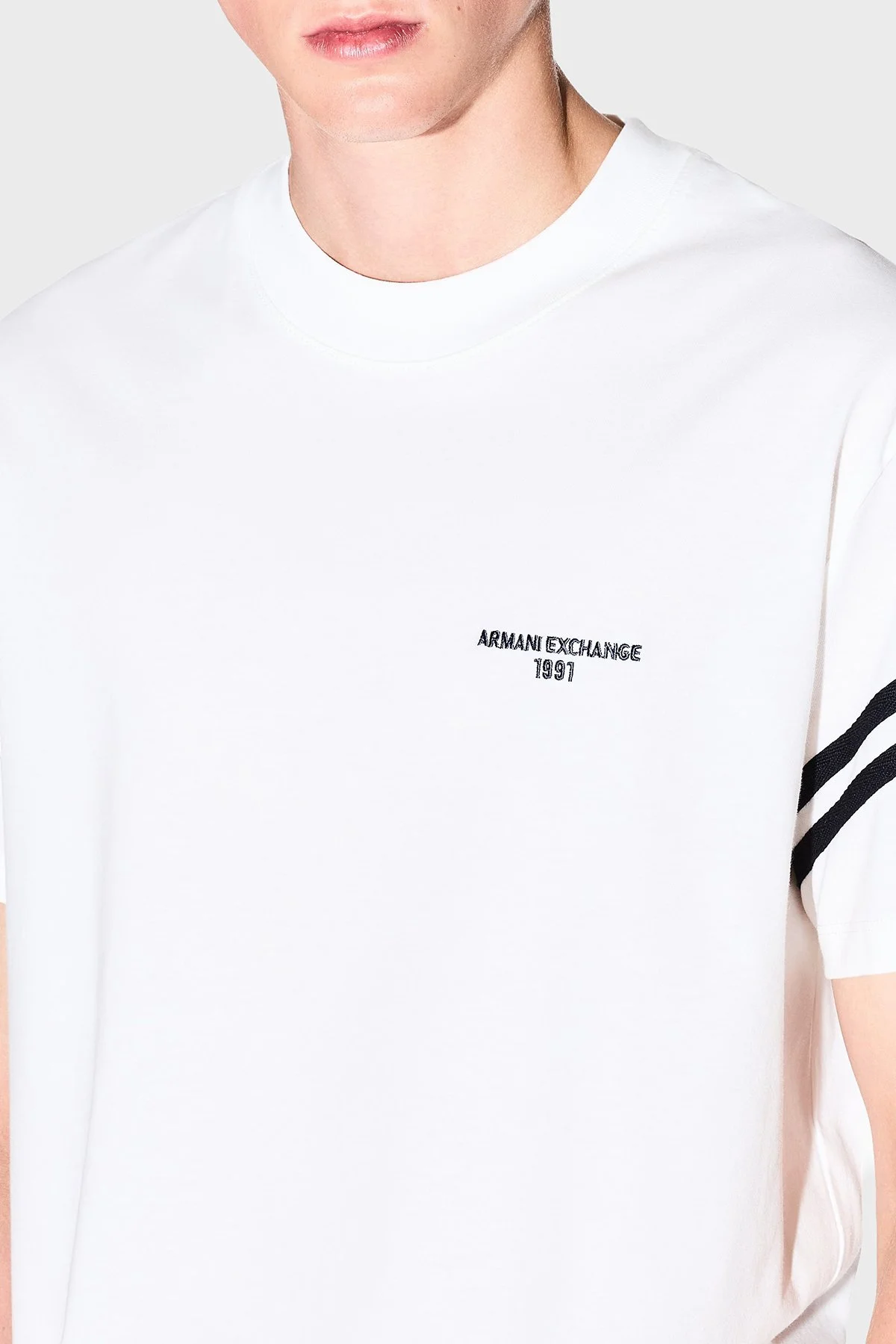 Armani Exchange Logolu Pamuklu Şerit Detaylı Regular Fit Bisiklet Yaka Erkek T Shirt XM001081 AF12308 U0009 BEYAZ - 9