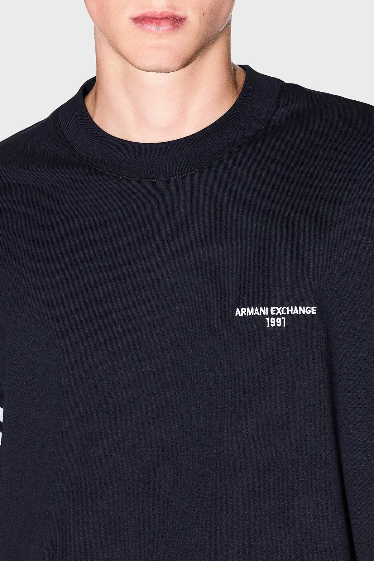 Armani Exchange Logolu Pamuklu Şerit Detaylı Regular Fit Bisiklet Yaka Erkek T Shirt XM001081 AF12308 UB101 LACİVERT - 9