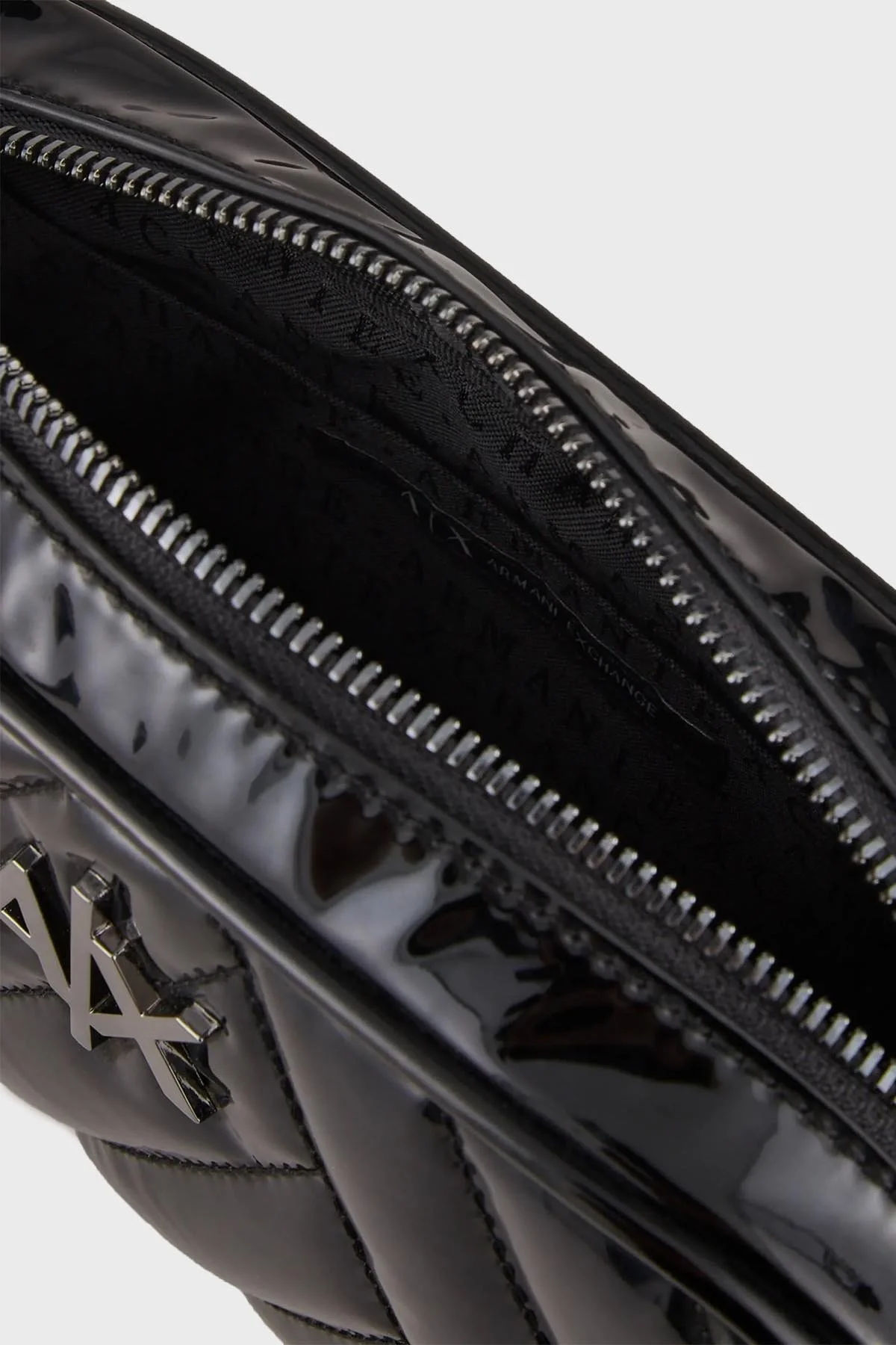 Armani Exchange Logolu Parlak Görünümlü Zincir Askılı Bayan Çanta 942855 3R700 00020 SİYAH - 6