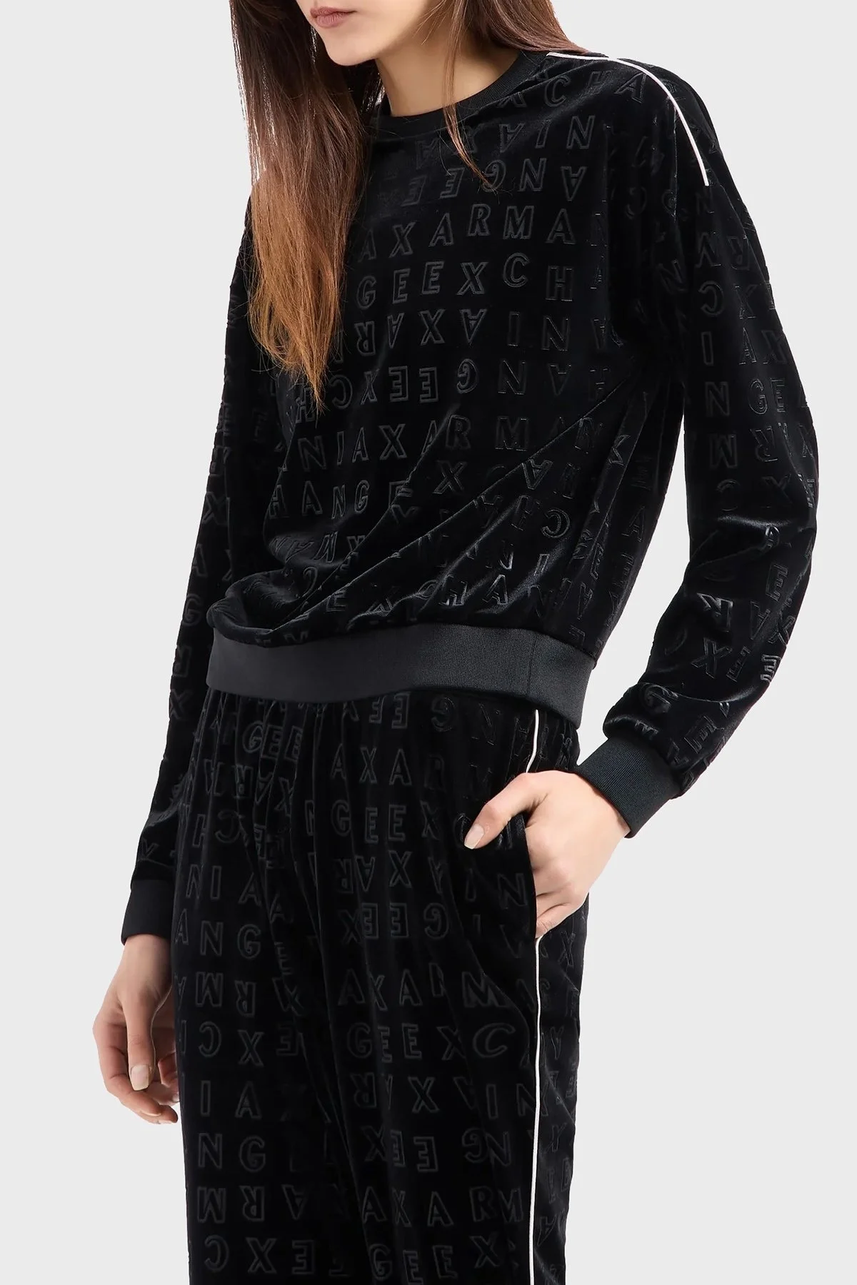 Armani Exchange Logolu Regular Fit Bisiklet Yaka Kadife Bayan Sweat 6DYM94 YJLGZ 52AL SİYAH - 1