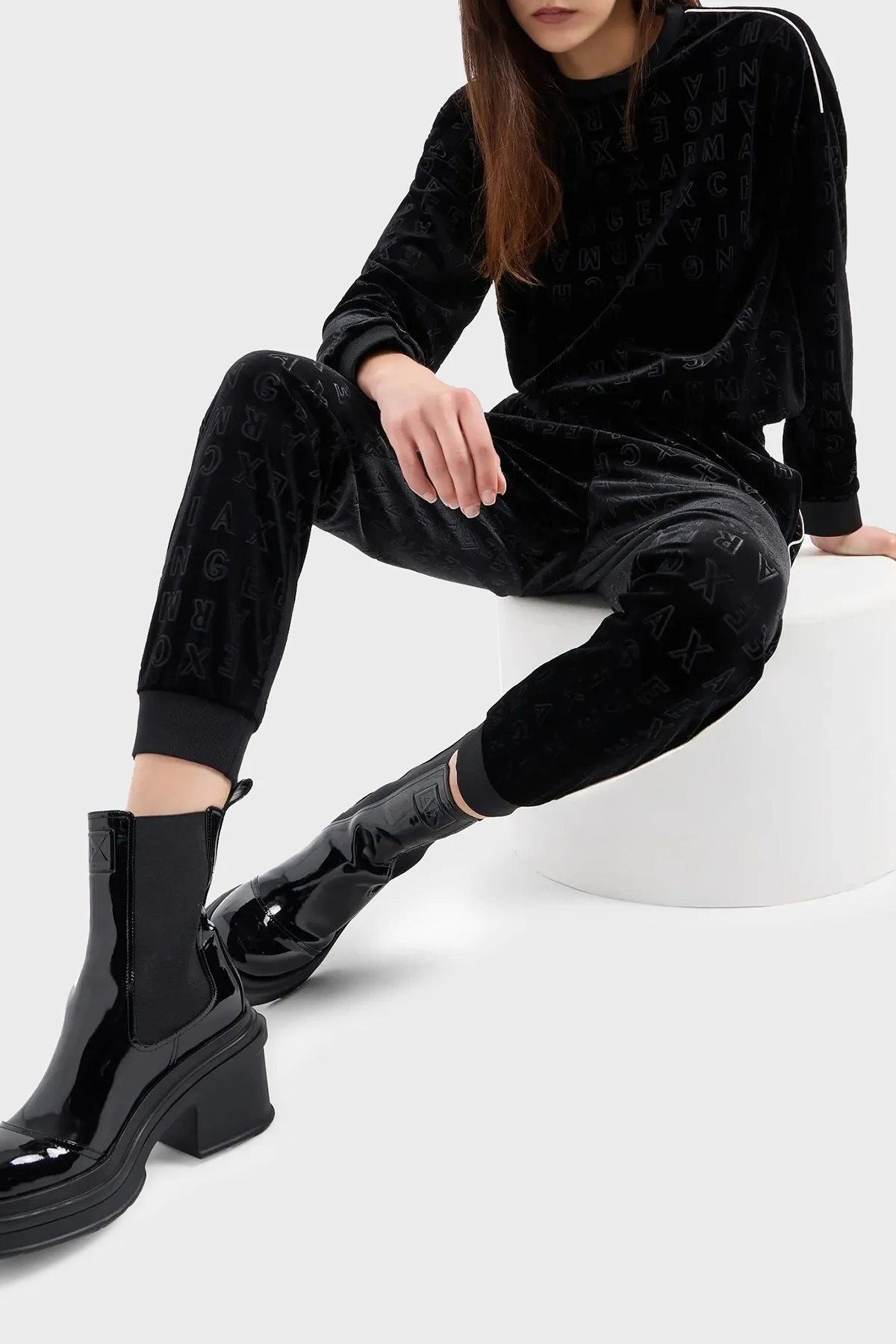 Armani Exchange Logolu Regular Fit Bisiklet Yaka Kadife Bayan Sweat 6DYM94 YJLGZ 52AL SİYAH - 2