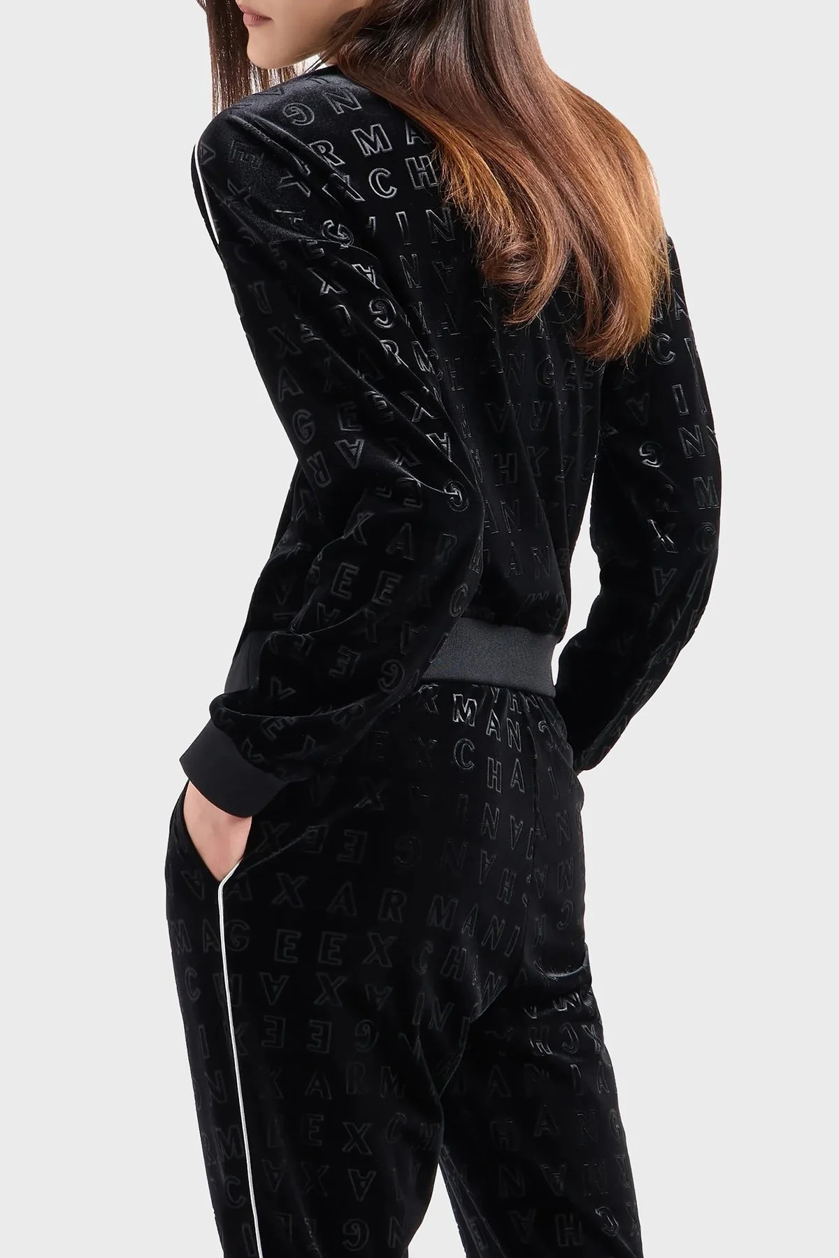 Armani Exchange Logolu Regular Fit Bisiklet Yaka Kadife Bayan Sweat 6DYM94 YJLGZ 52AL SİYAH - 3