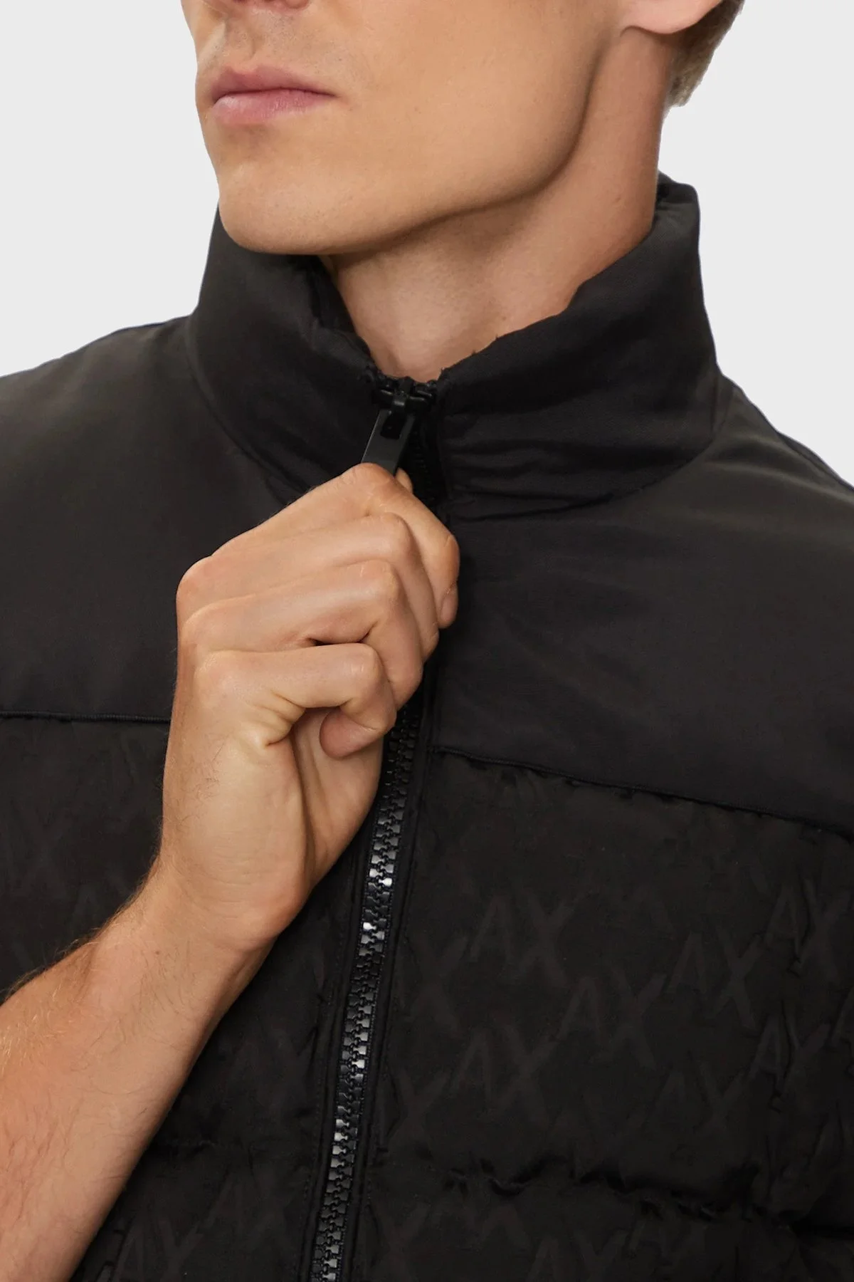 Armani Exchange Logolu Regular Fit Dik Yaka Fermuarlı Erkek Yelek 6DZQL1 ZN5GZ 1200 SİYAH - 4