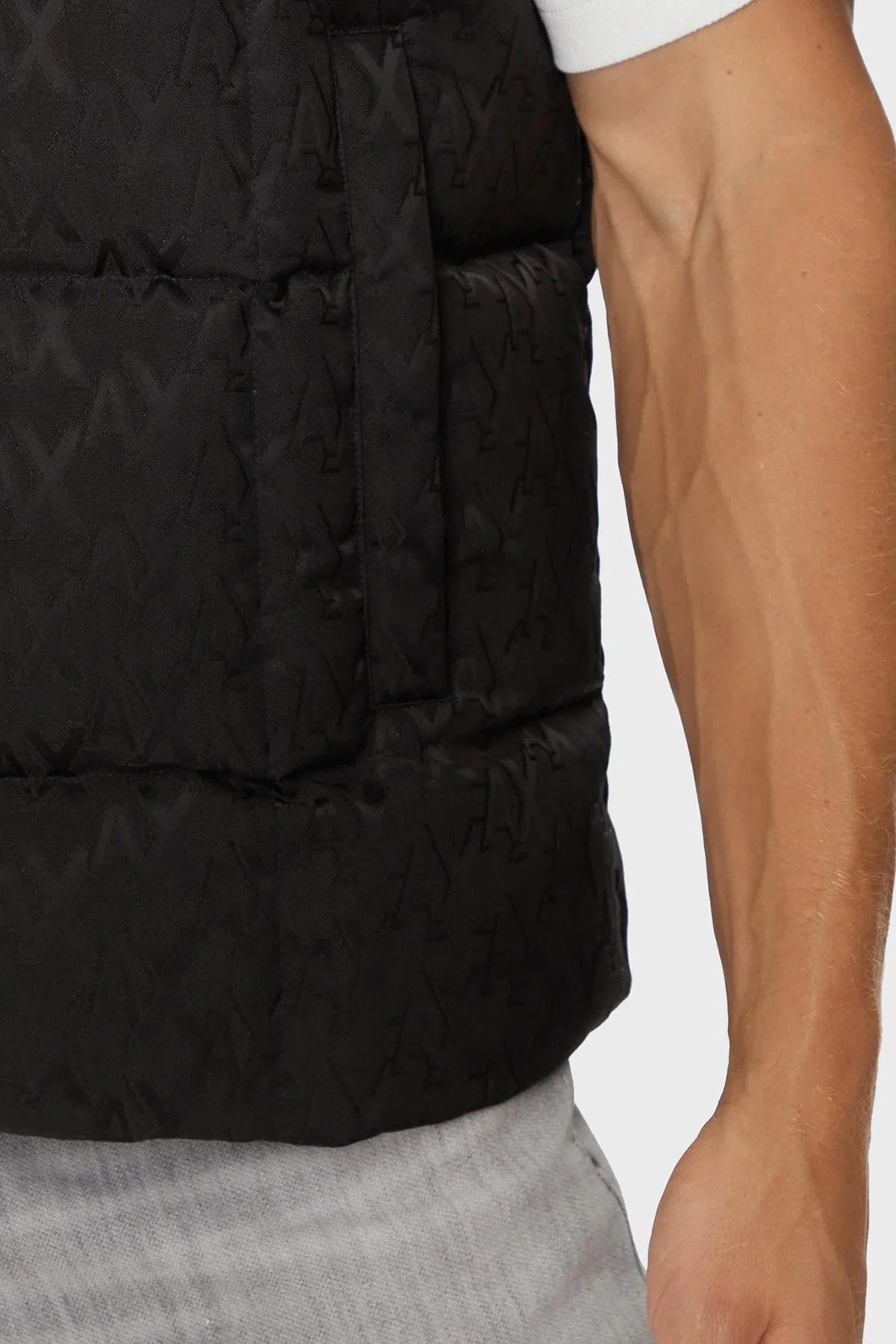 Armani Exchange Logolu Regular Fit Dik Yaka Fermuarlı Erkek Yelek 6DZQL1 ZN5GZ 1200 SİYAH - 5