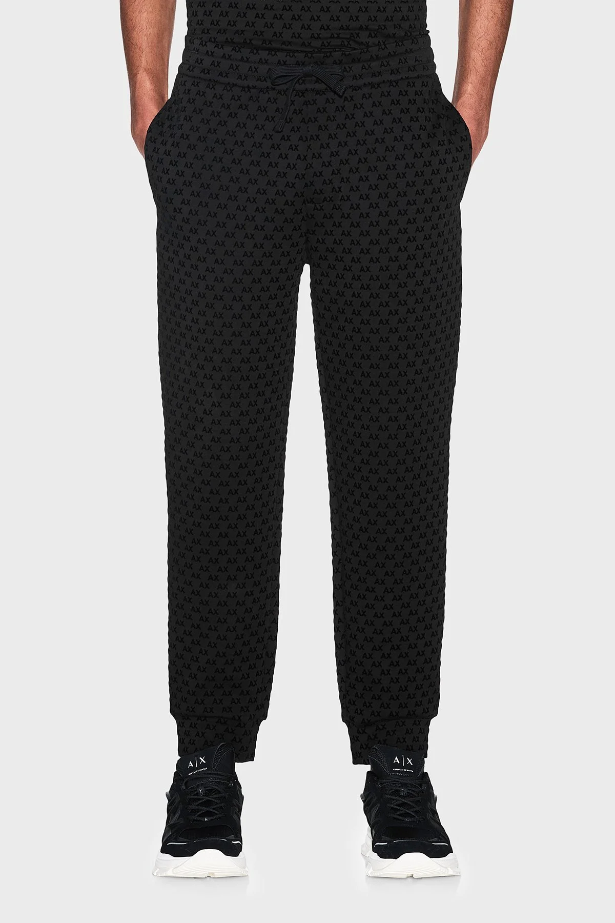 Armani Exchange Logolu Regular Fit Lastikli Paça Erkek Pantolon XM002904 AF10818 UC001 Siyah - 1