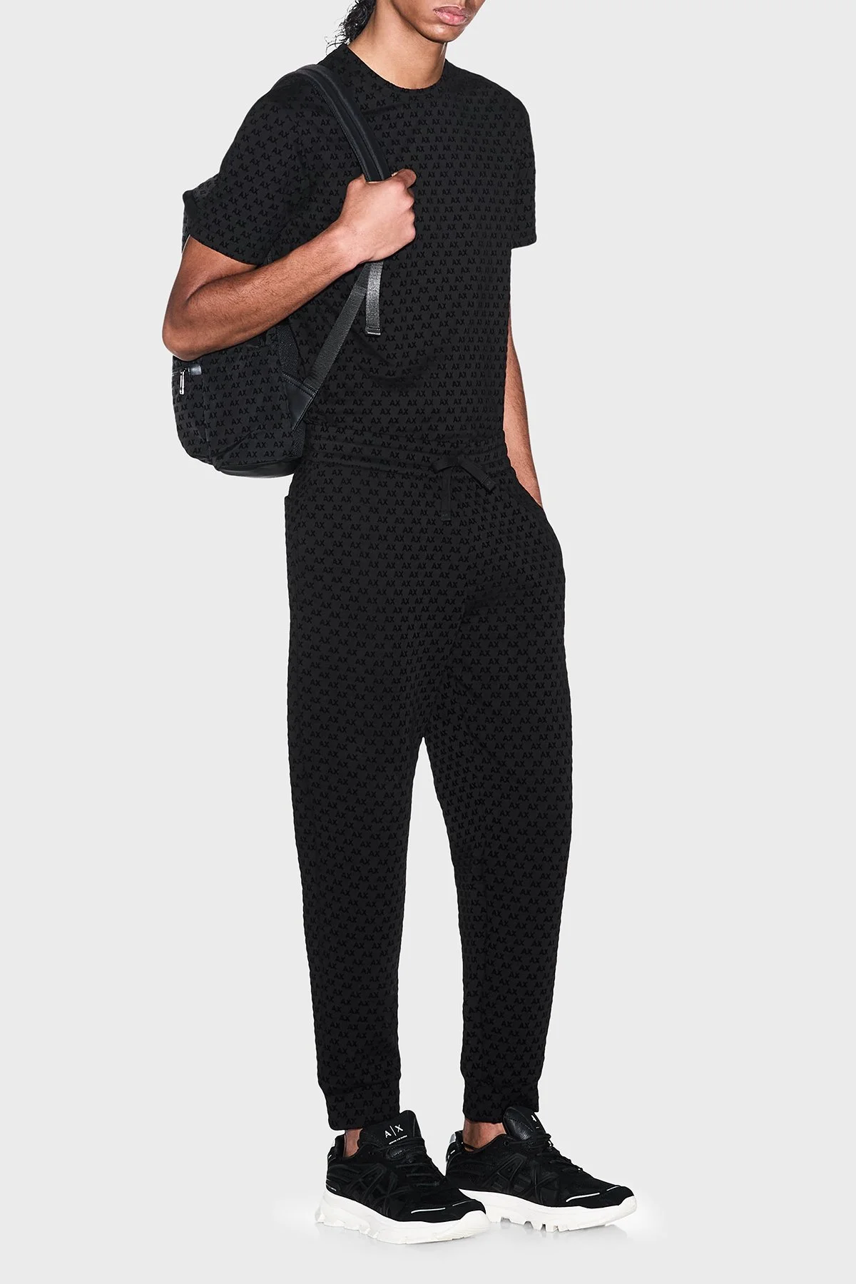 Armani Exchange Logolu Regular Fit Lastikli Paça Erkek Pantolon XM002904 AF10818 UC001 Siyah - 2