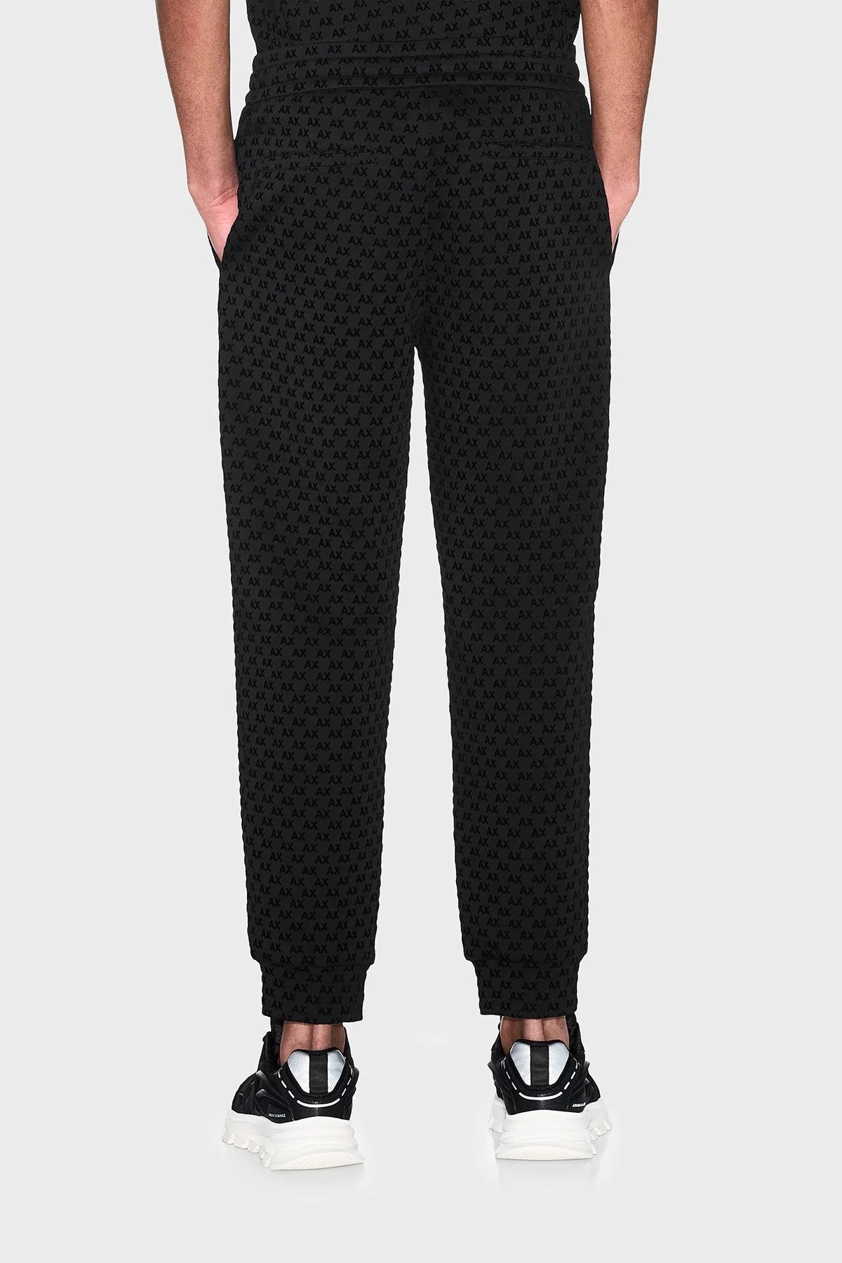 Armani Exchange Logolu Regular Fit Lastikli Paça Erkek Pantolon XM002904 AF10818 UC001 Siyah - 3