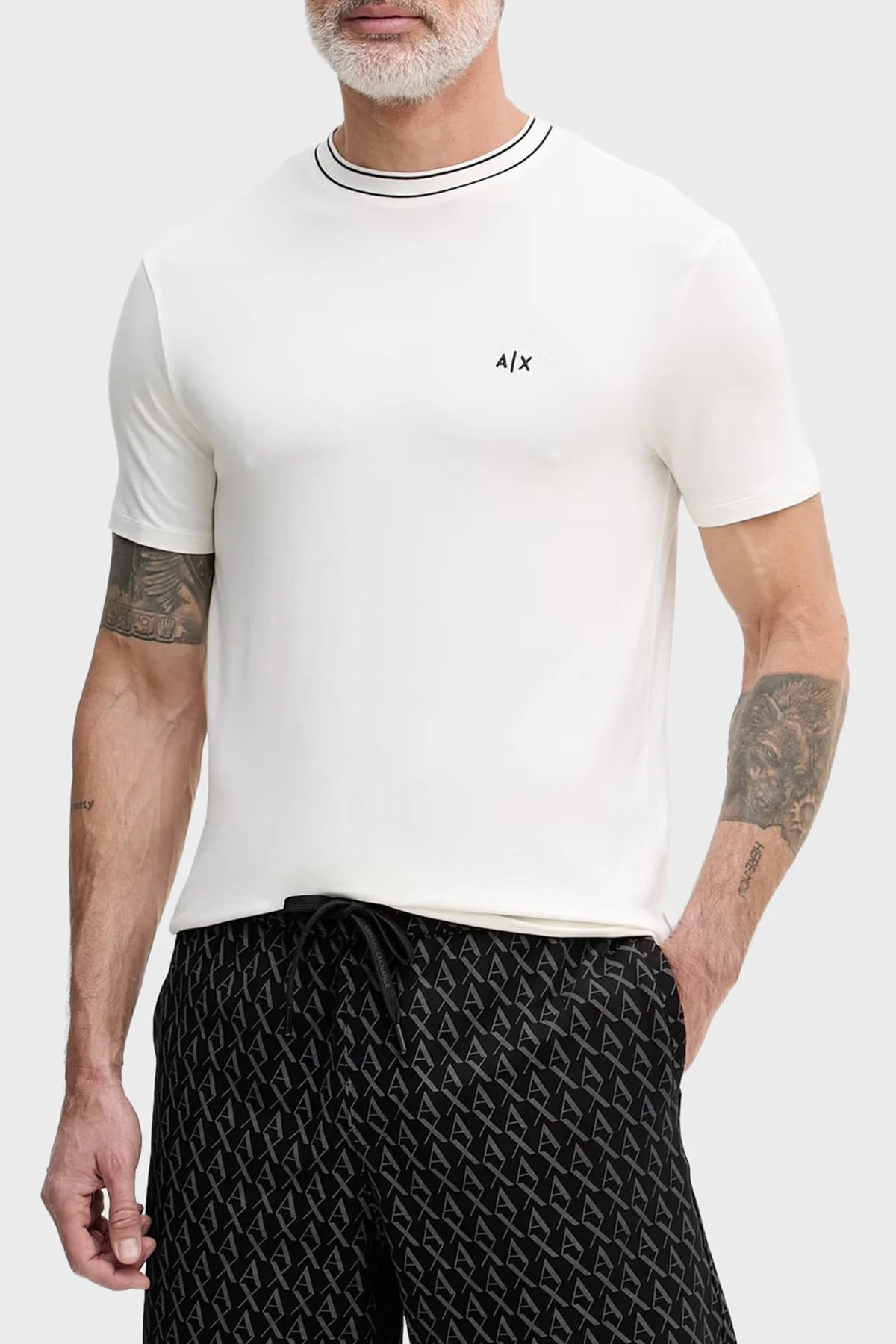 Armani Exchange Logolu Regular Fit Şerit Detaylı Bisiklet Yaka Erkek T Shirt XM002484 AF21936 U0009 BEYAZ - 1