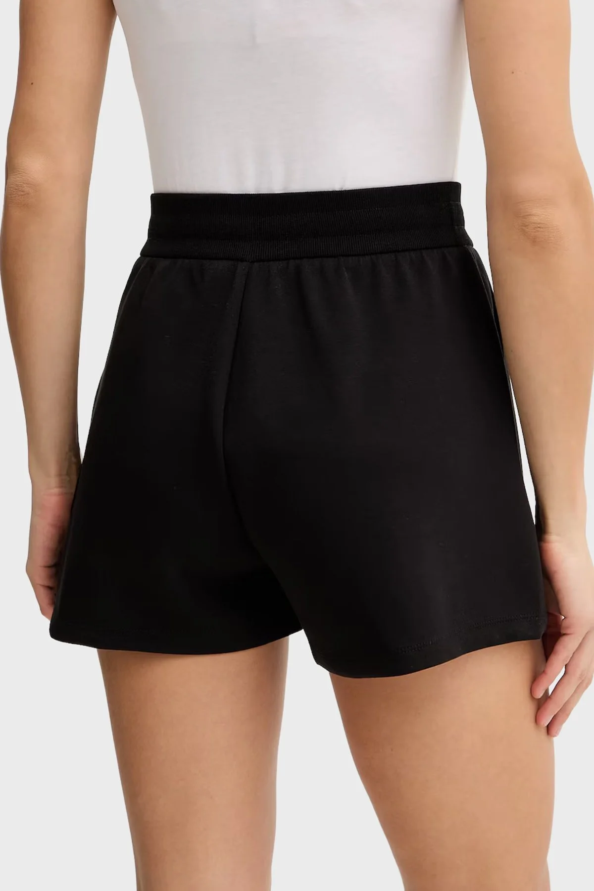 Armani Exchange Logolu Regular Fit Yüksek Bel Kadın Şort XW000838 AF13397 MC021 SİYAH-GOLD - 3