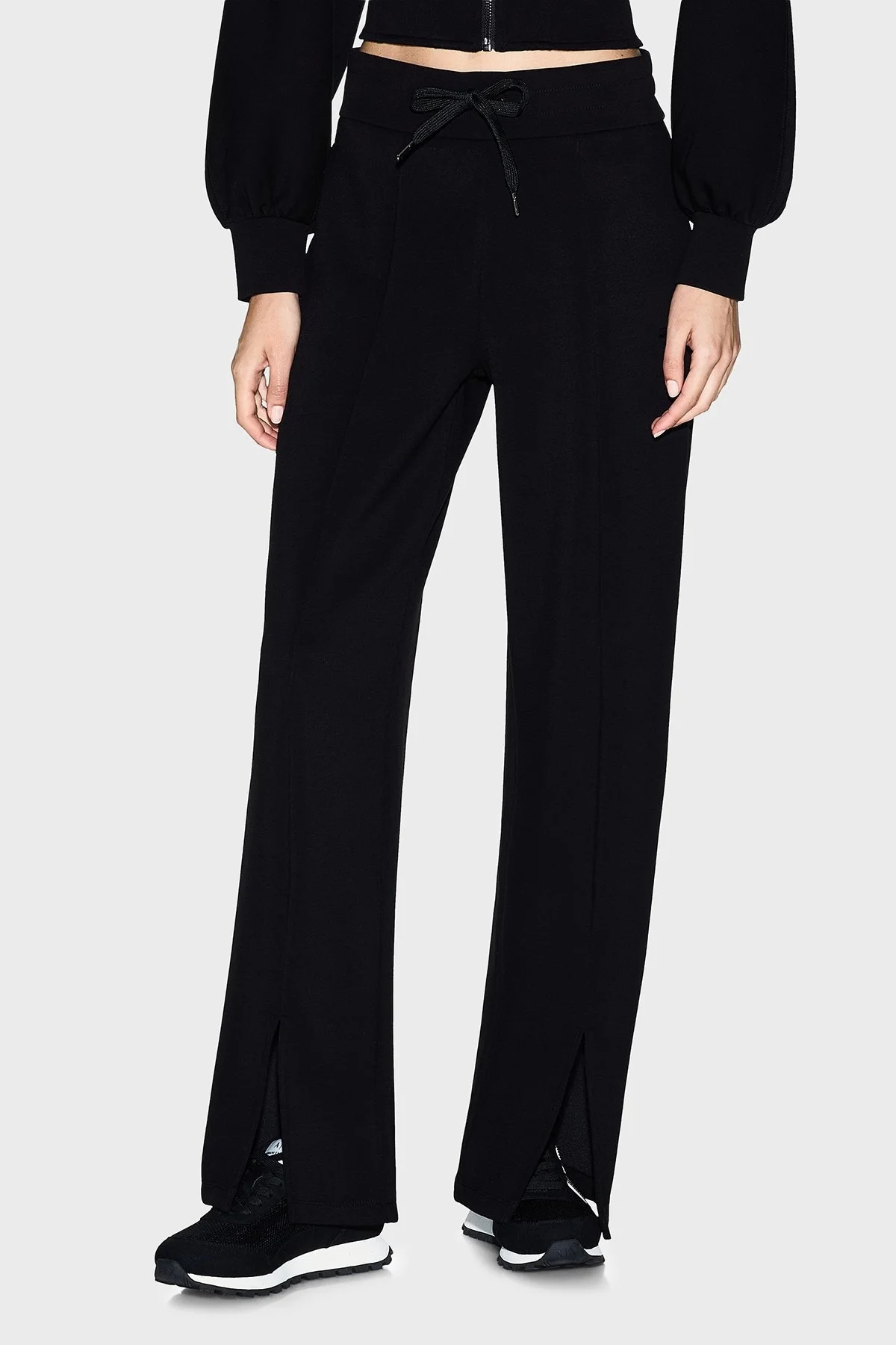 Armani Exchange Logolu Relaxed Fit Yırtmaçlı Geniş Paça Jogger Bayan Pantolon XW001289 AF16111 UC001 SİYAH - 1