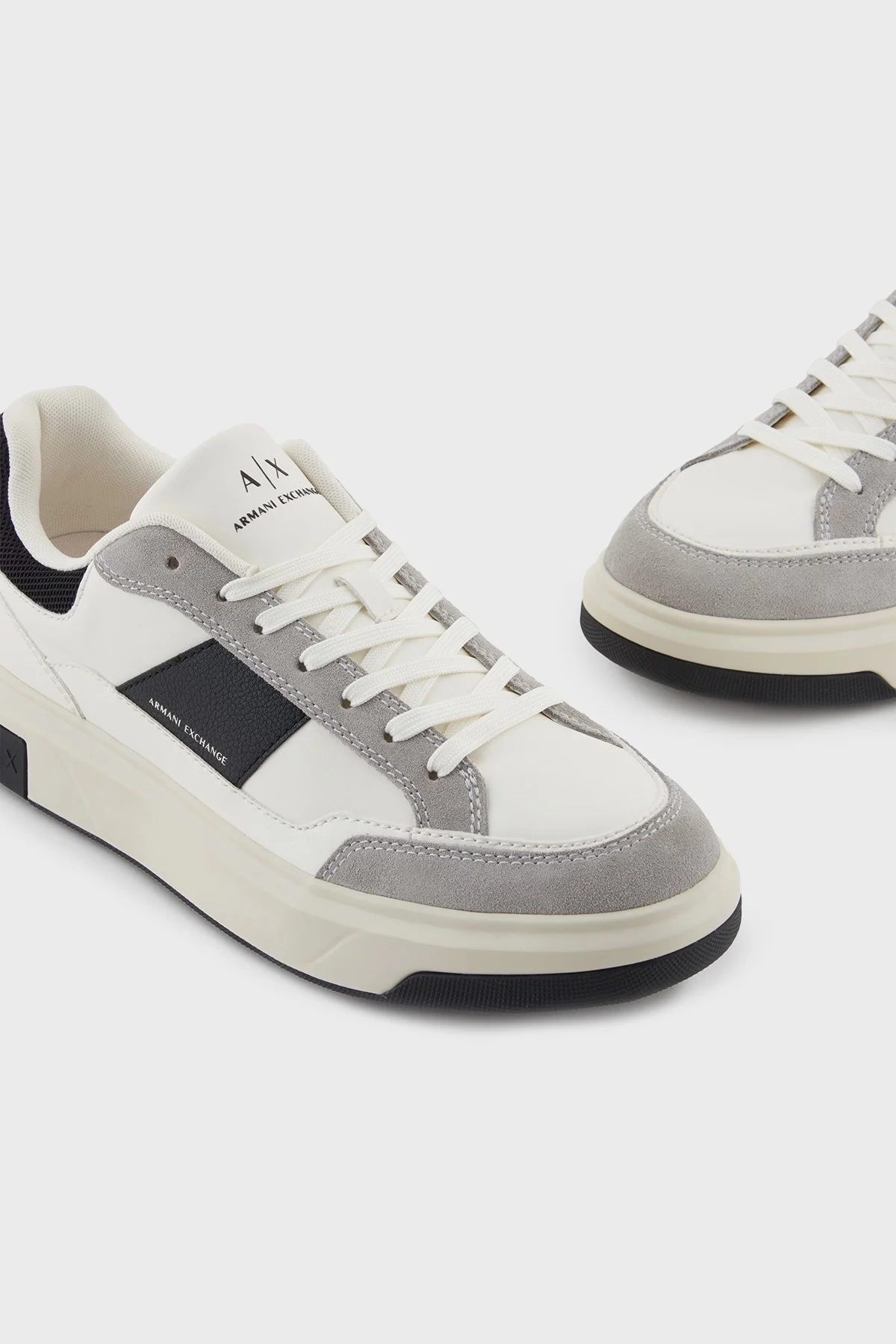 Armani Exchange Logolu Süet ve File Detaylı Sneaker Erkek Ayakkabı XM001720 AF17529 M0017 BEYAZ-SİYAH - 4