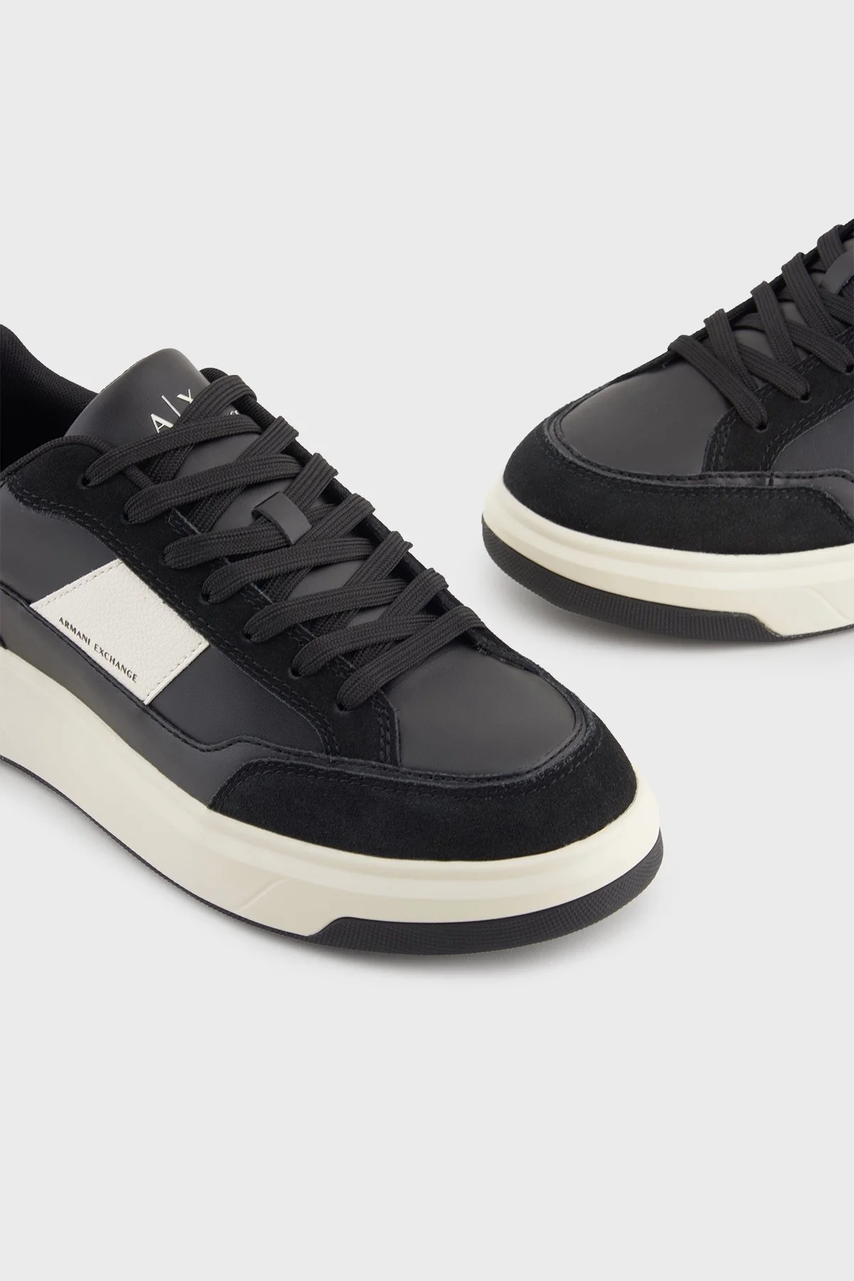Armani Exchange Logolu Süet ve File Detaylı Sneaker Erkek Ayakkabı XM001720 AF17529 MC024 SİYAH-BEYAZ - 4