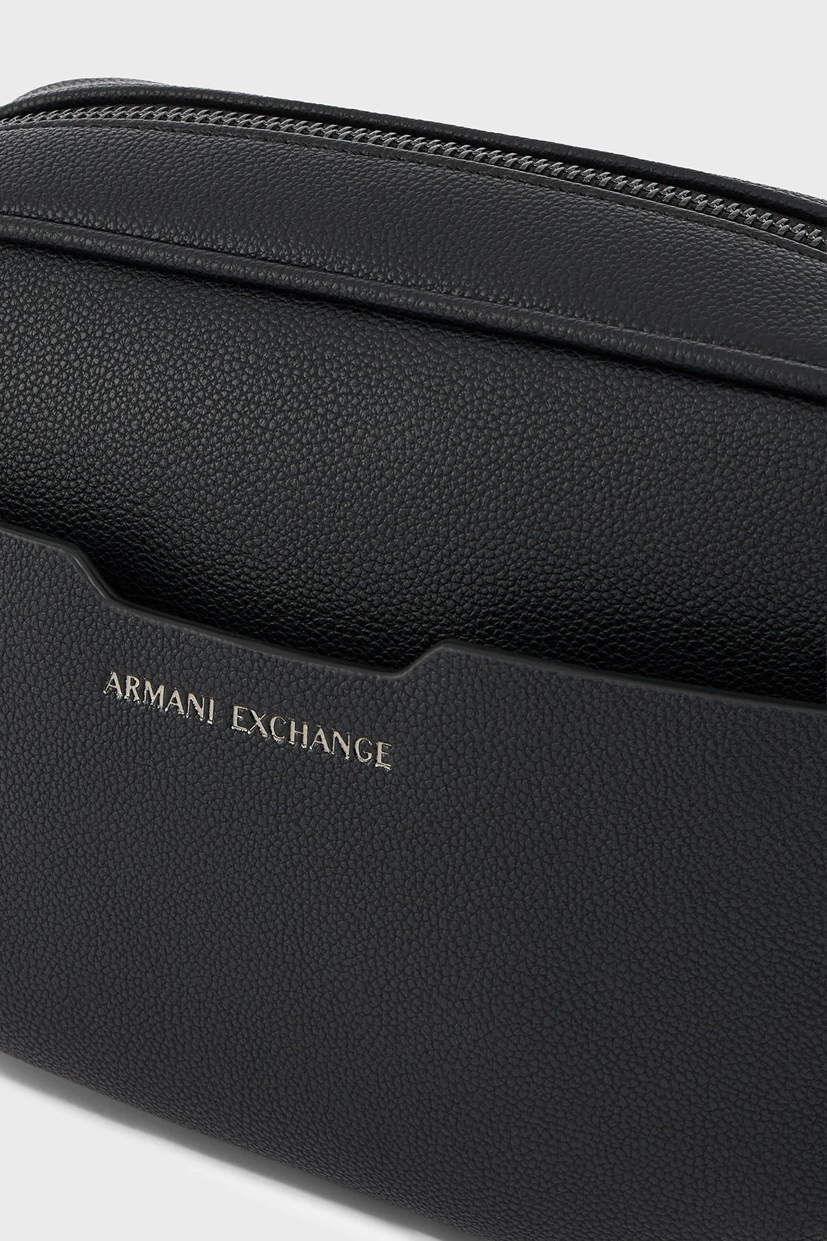 Armani Exchange Logolu Tek Saplı Erkek Çanta XM002590 AF22651 UC001 SİYAH - 3