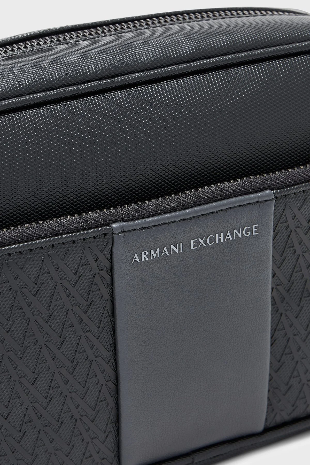 Armani Exchange Logolu Tek Saplı Erkek Çanta XM003601 AF26691 MC028 Siyah-gri - 5