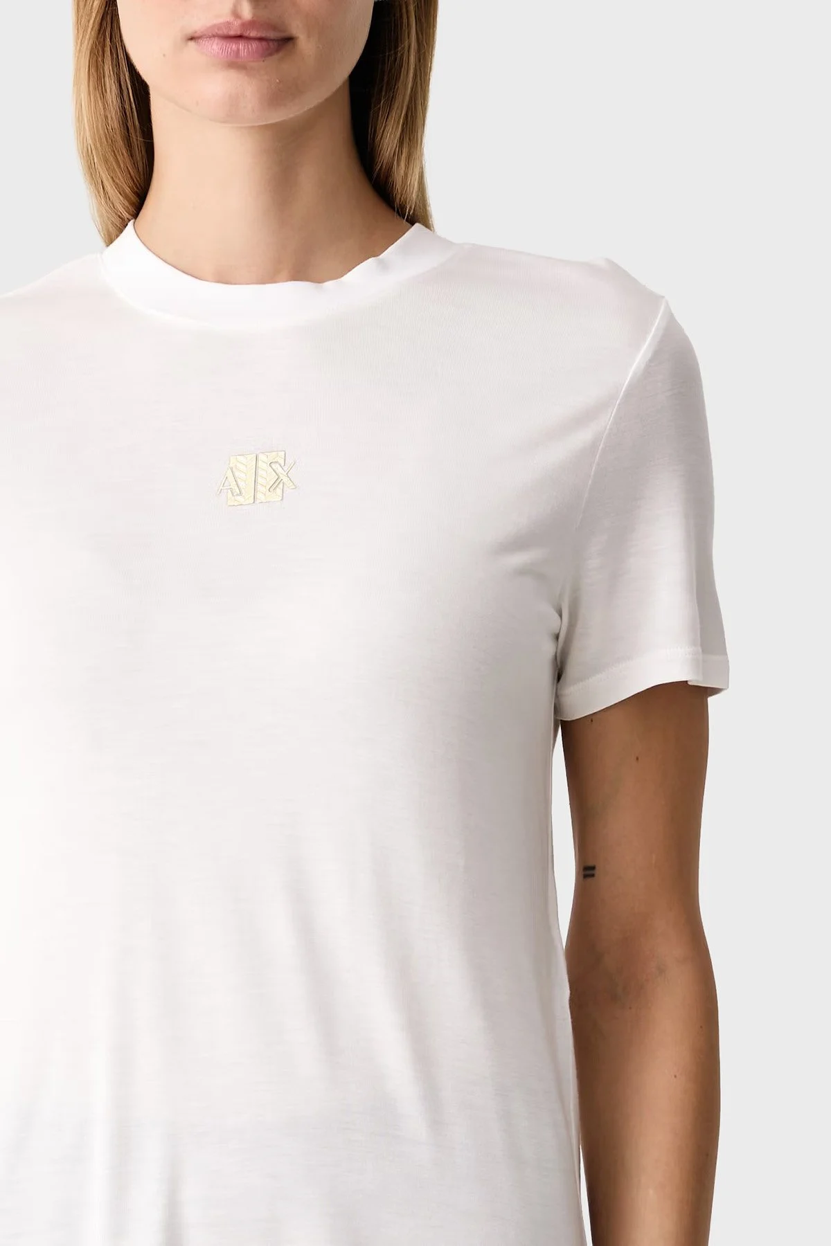 Armani Exchange Metalik Logolu Jarse Kumaş Bisiklet Yaka Kadın T Shirt XW002773 AF26303 U0002 Beyaz - 3
