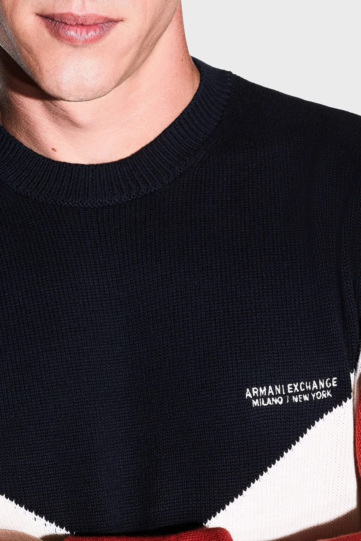 Armani Exchange Pamuklu Bisiklet Yaka Renk Bloklu Erkek Kazak XM003561 AF18754 MB788 Lacivert-beyaz - 7