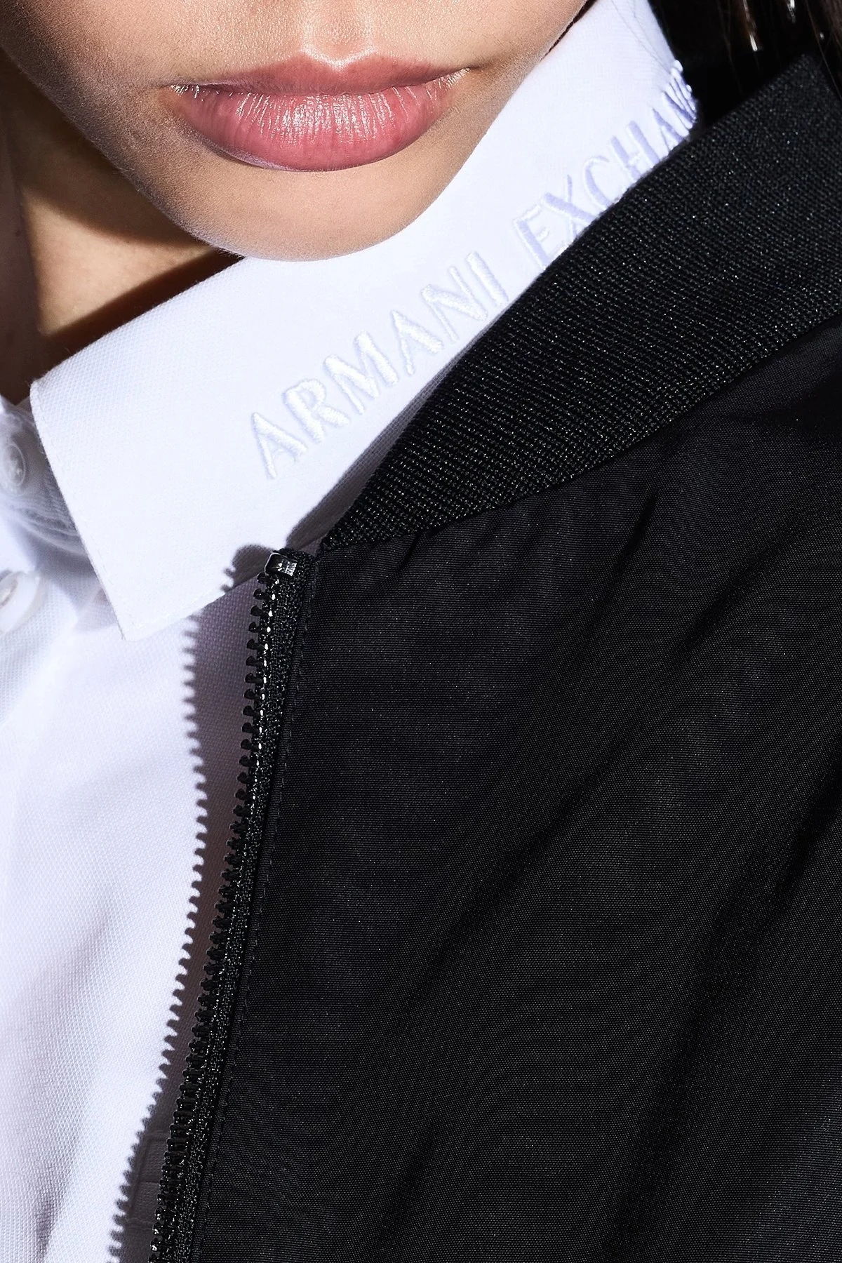 Armani Exchange Pamuklu Boxy Fit Uzun Kollu Logolu Crop Bayan Gömlek XW000668 AF15983 U0002 BEYAZ - 4