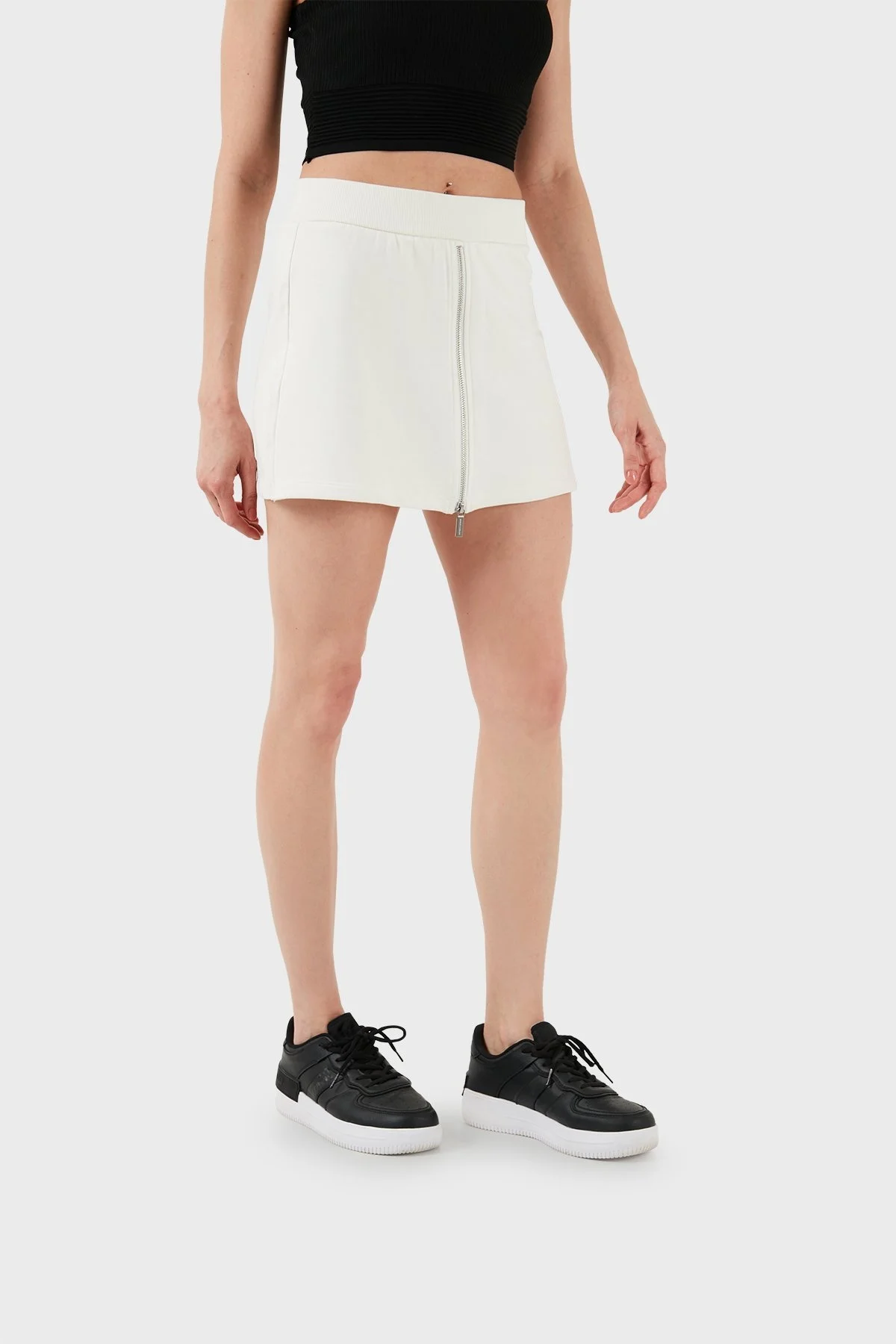 Armani Exchange Pamuklu Fermuarlı Bayan Şort Etek 3DYS91 YJFDZ 1125 BEYAZ - 5