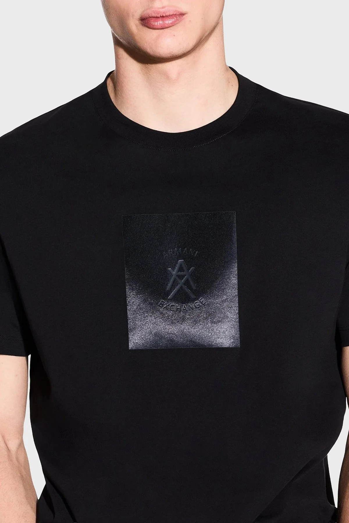 Armani Exchange Pamuklu Regular Fit Logolu Bisiklet Yaka Erkek T Shirt XM002213 AF10356 UC001 SİYAH - 4