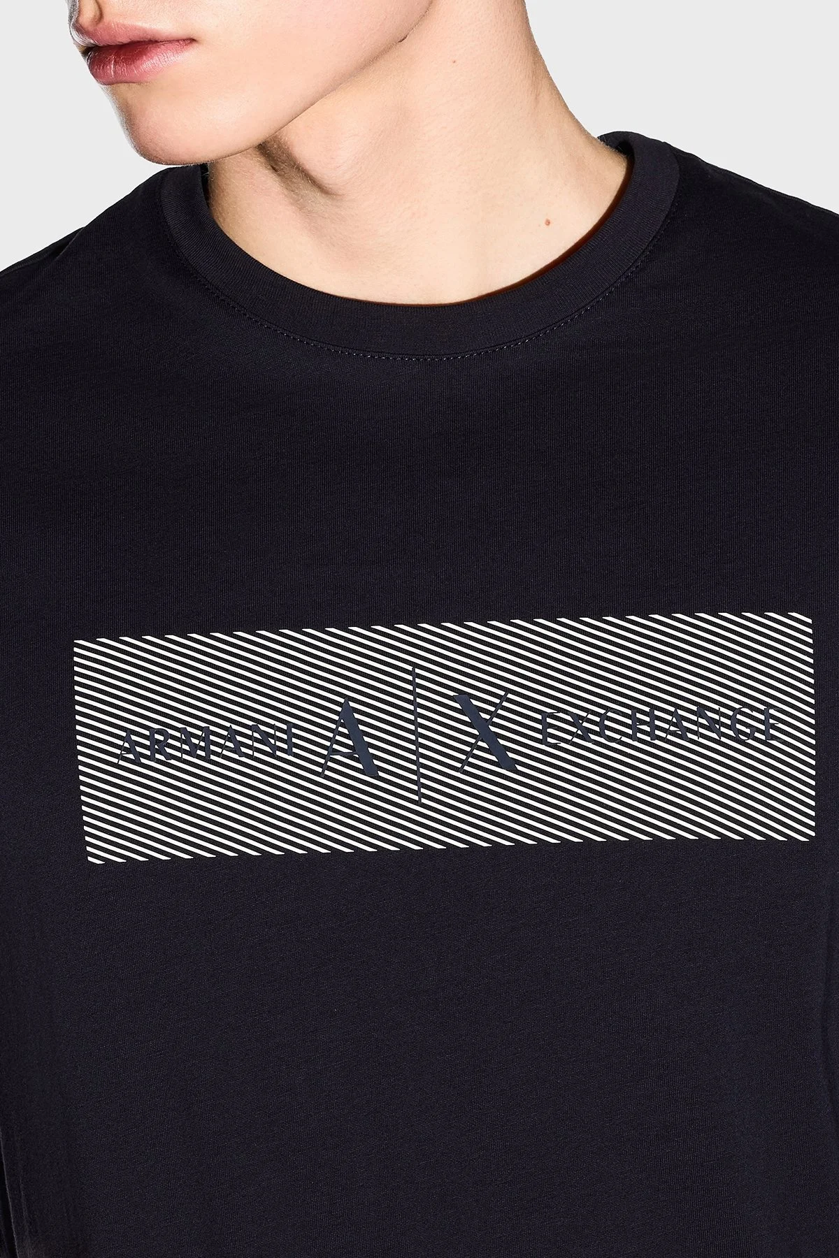 Armani Exchange Pamuklu Regular Fit Logolu Bisiklet Yaka Erkek T Shirt XM002472 AF10356 UB101 LACİVERT - 4