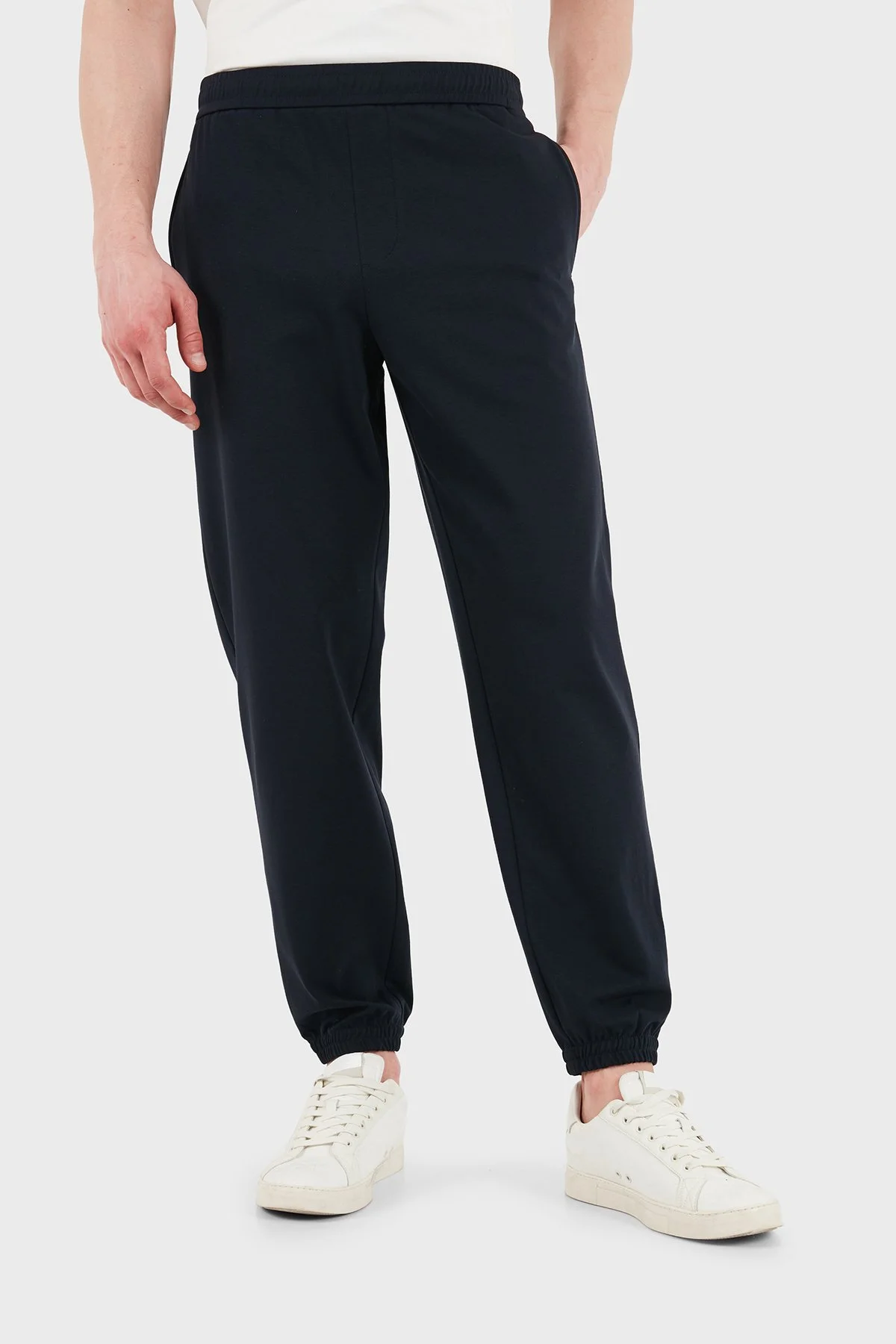 Armani Exchange Pamuklu Regular Fit Normal Bel Erkek Pantolon XM002406 AF24579 UB101 LACİVERT - 1