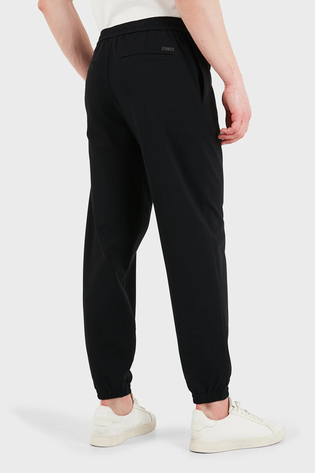 Armani Exchange Pamuklu Regular Fit Normal Bel Erkek Pantolon XM002406 AF24579 UC001 SİYAH - 3