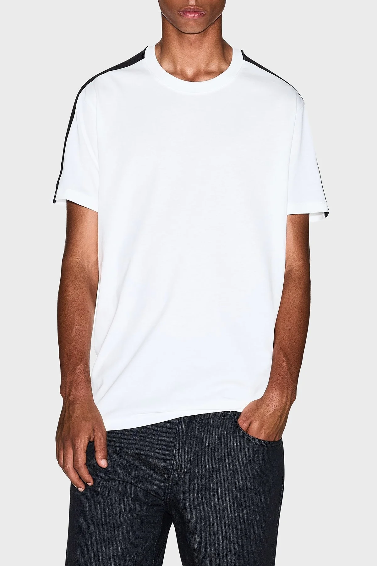 Armani Exchange Pamuklu Regular Fit Şerit Detaylı Bisiklet Yaka Erkek T Shirt XM001283 AF10361 U0009 BEYAZ - 1