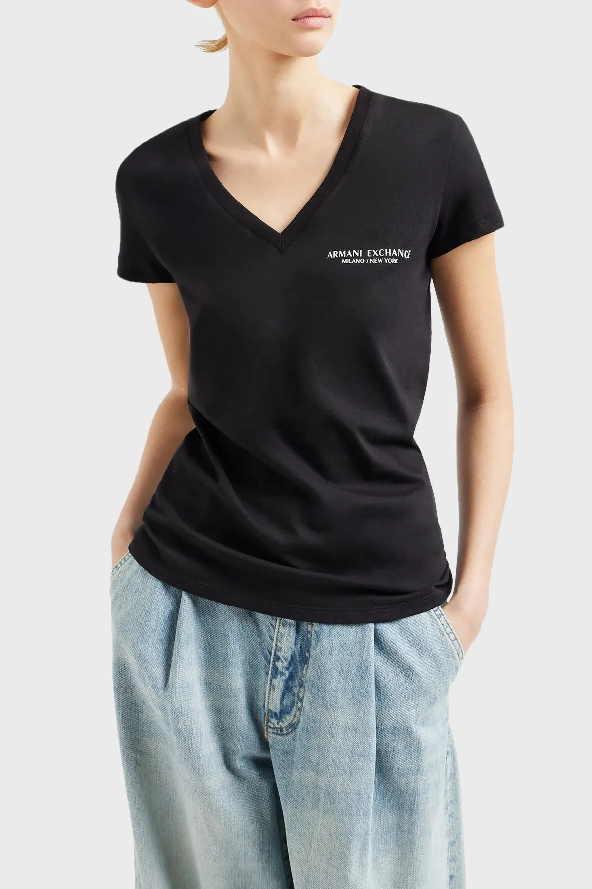 Armani Exchange Pamuklu Regular Fit V Yaka Bayan T Shirt 8NYT81 YJG3Z 1200 SİYAH - 1
