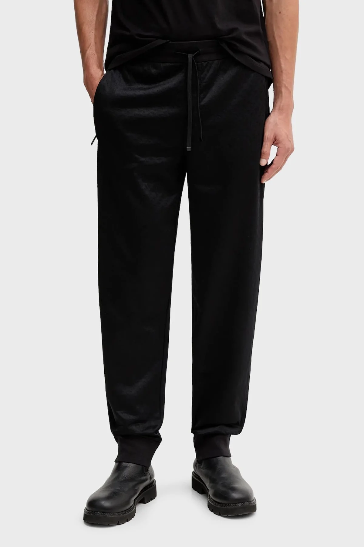 Armani Exchange Pamuklu Relaxed Fit Normal Bel Lastikli Paça Erkek Pantolon XM001356 AF16259 FC022 SİYAH - 1