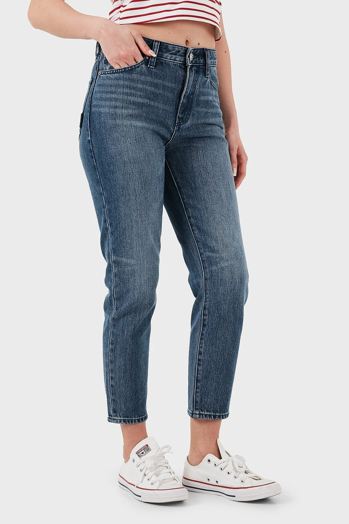 Armani Exchange Pamuklu Relaxed Fit Yüksek Bel Düz Paça Jeans Bayan Kot Pantolon XW000073 AF12845 MB001 LACİVERT - 9