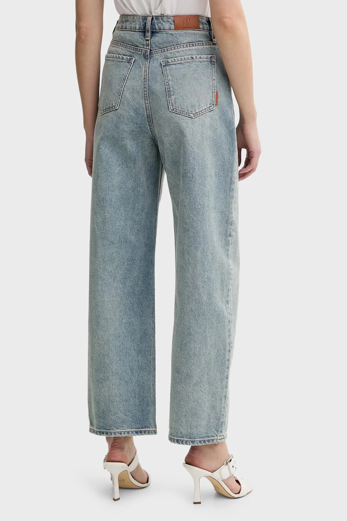 Armani Exchange Pamuklu Relaxed Fit Yüksek Bel Düz Paça Jeans Bayan Kot Pantolon XW000100 AF10869 MB001 Buz Mavi - 3