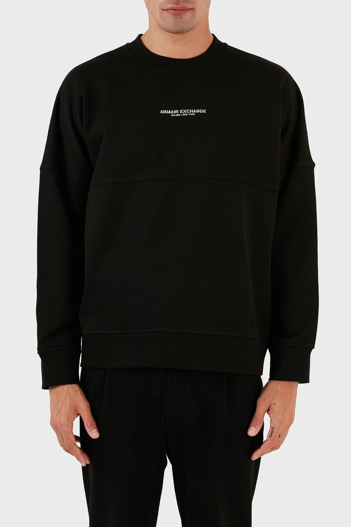 Armani Exchange Pamuklu Sırt Baskılı Bisiklet Yaka Relaxed Fit Erkek Sweat 6RZMLG ZJ4XZ 22CG SİYAH-BEYAZ - 1