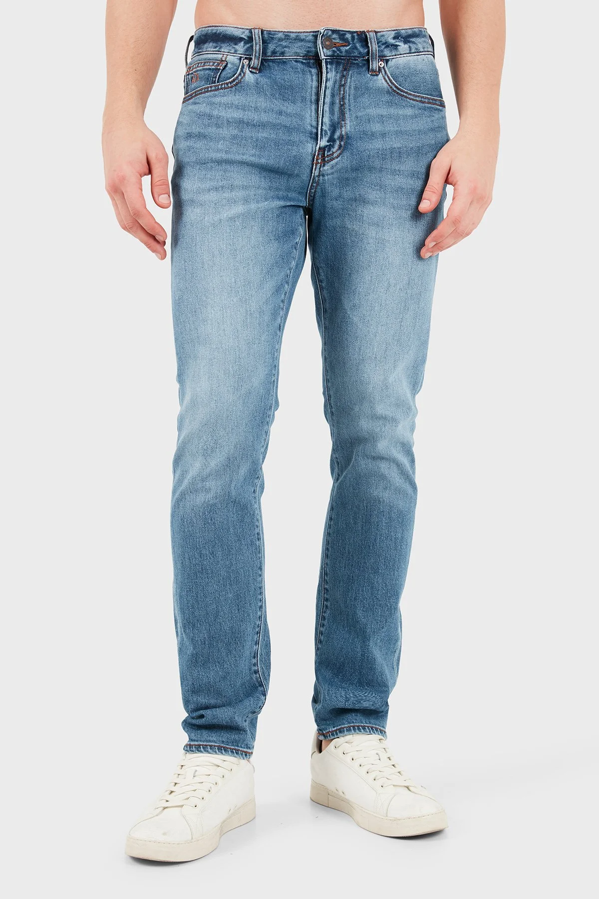 Armani Exchange Pamuklu Slim Fit Dar Paça Jeans Erkek Kot Pantolon XM000070 AF28150 MB002 Lacivert - 1