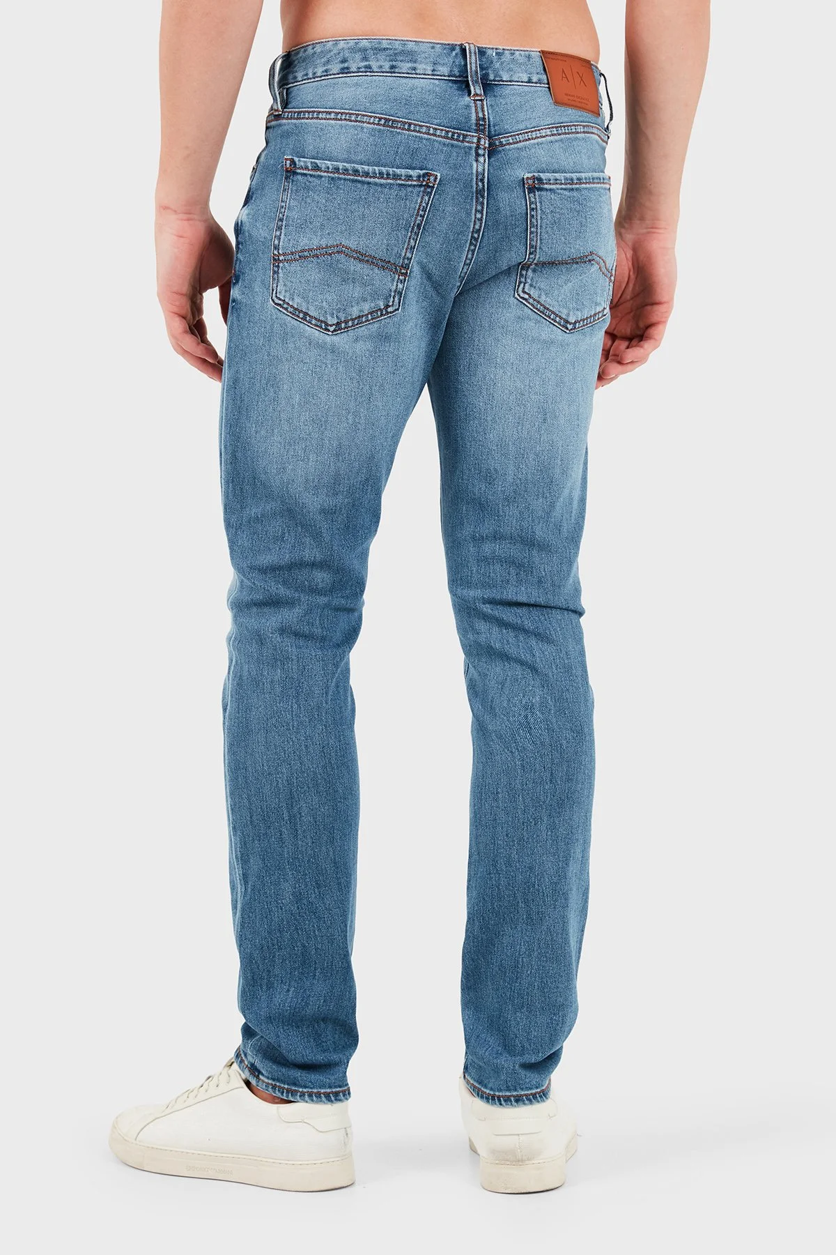 Armani Exchange Pamuklu Slim Fit Dar Paça Jeans Erkek Kot Pantolon XM000070 AF28150 MB002 Lacivert - 3