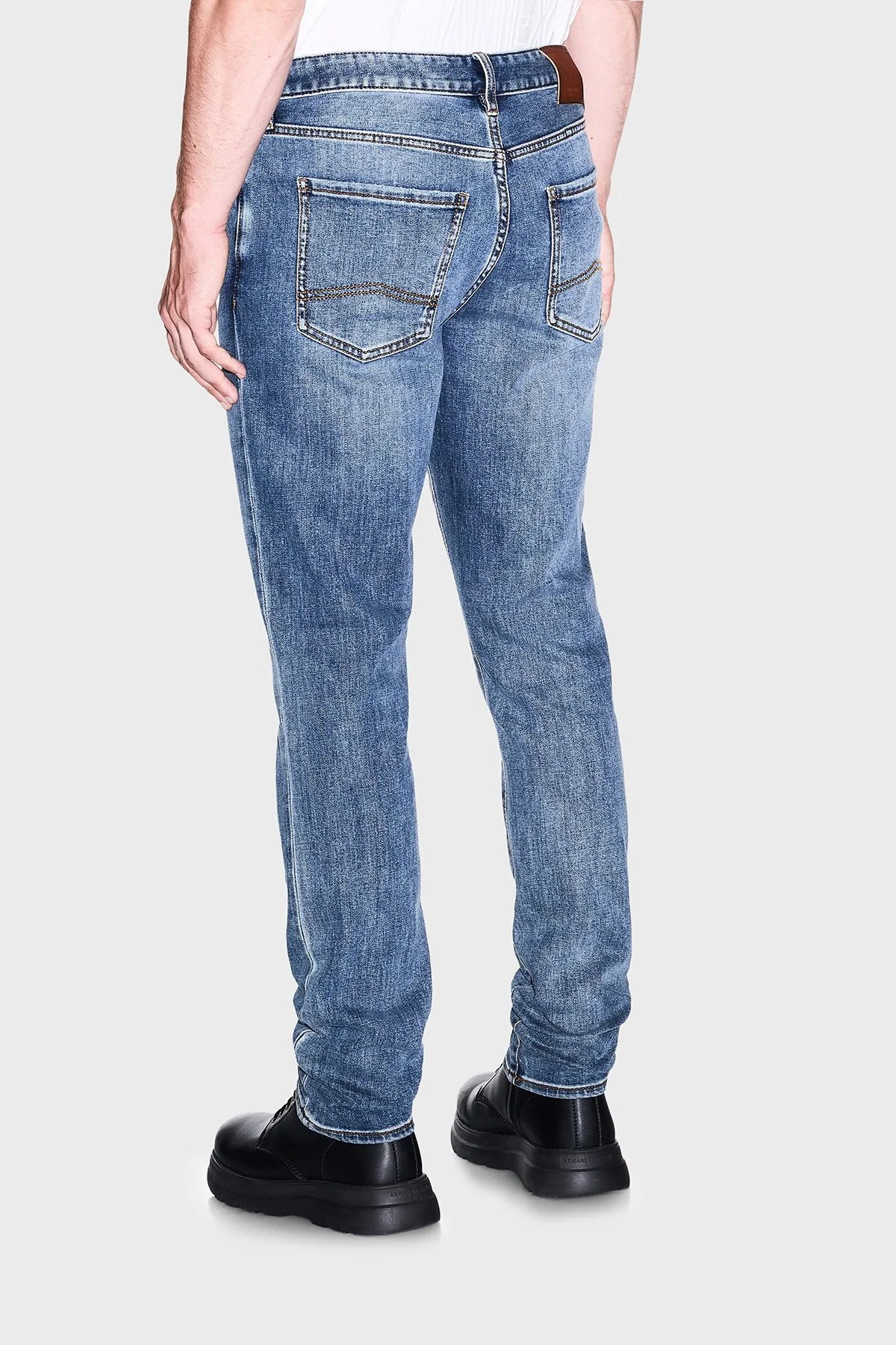 Armani Exchange Pamuklu Slim Fit Normal Bel Dar Paça Jeans Kadın Kot Pantolon XM000070 AF28744 MB002 Lacivert - 3