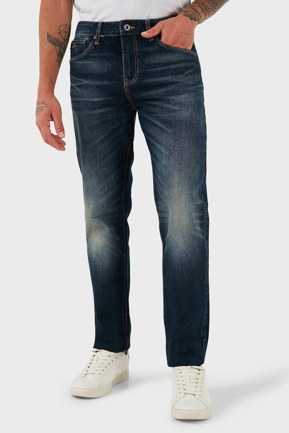 Armani Exchange Pamuklu Slim Fit Normal Bel Düz Paça Esnek Jeans Erkek Kot Pantolon XM000049 AF18810 MB001 MAVİ - 1