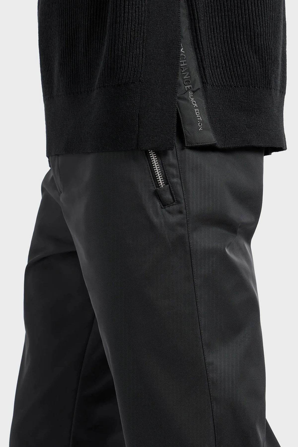 Armani Exchange Pamuklu ve Yünlü Regular Fit Bisiklet Yaka Erkek Kazak XM000029 AF10348 UC001 SİYAH - 6