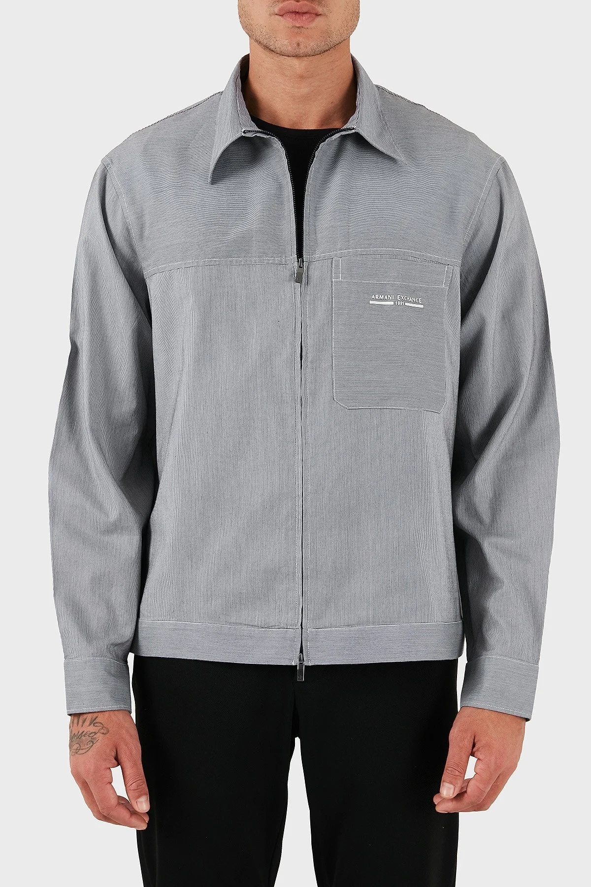 Armani Exchange Regular Fit Ceket Yaka Fermuarlı Logolu Erkek Gömlek Ceket XM000956 AF10256 FB078 LACİVERT-BEYAZ - 1