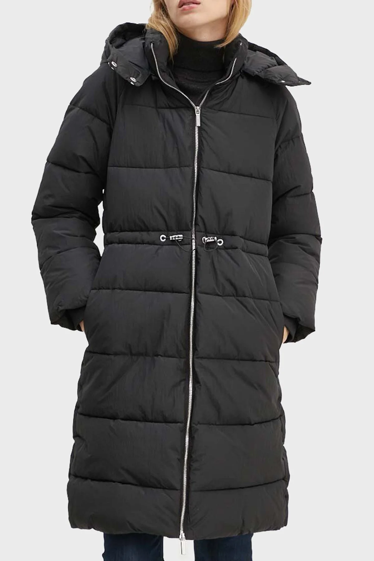 Armani Exchange Regular Fit Çıkarılabilir Kapüşonlu Şişme Bayan Mont XW000026 AF10248 UC001 SİYAH - 7