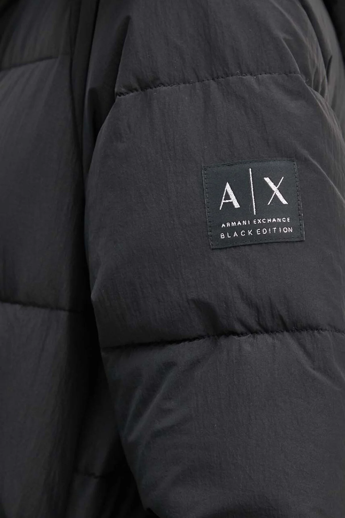 Armani Exchange Regular Fit Çıkarılabilir Kapüşonlu Şişme Bayan Mont XW000026 AF10248 UC001 SİYAH - 12