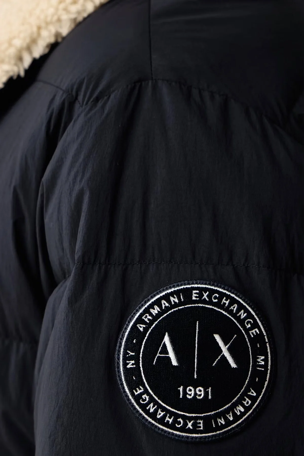 Armani Exchange Regular Fit Kapitoneli Klasik Yaka Erkek Mont XM003325 AF27210 UB101 Lacivert - 5