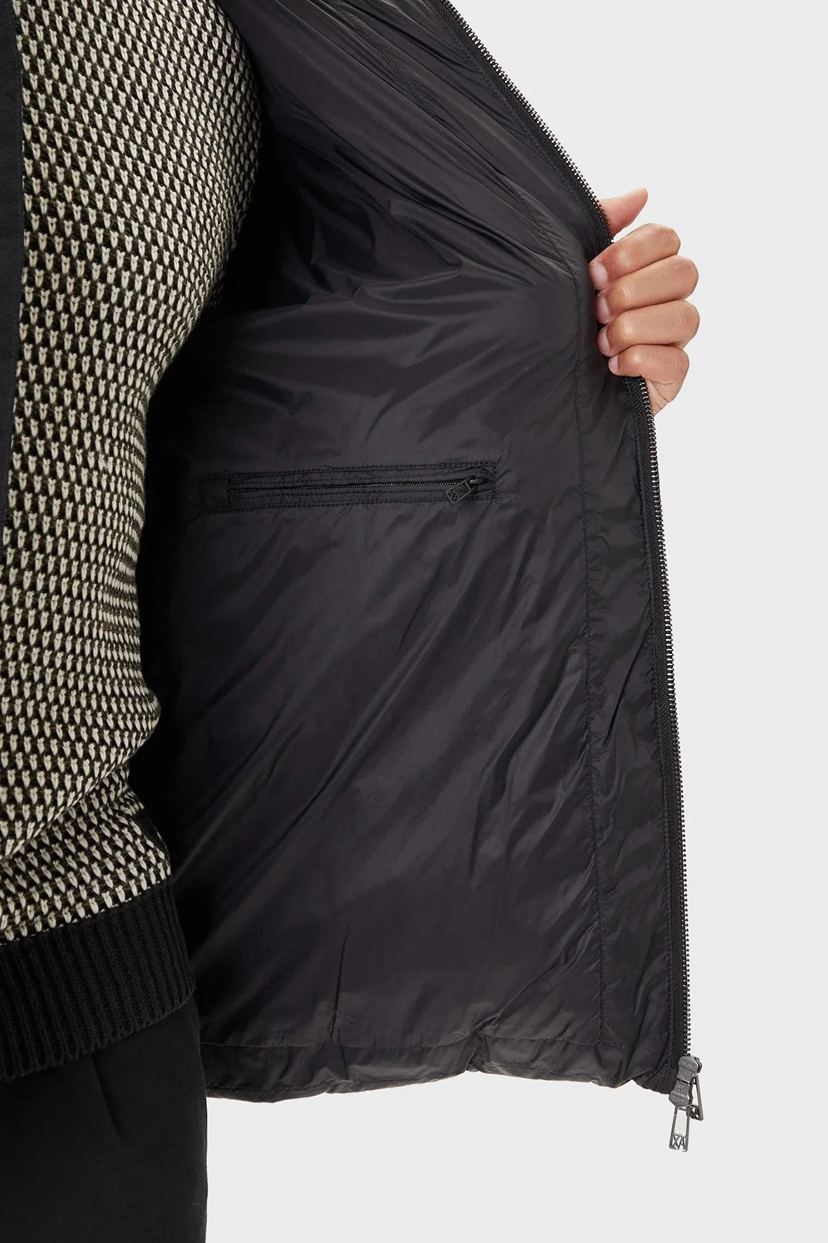 Armani Exchange Regular Fit Kapüşonlu Dik Yaka Kapitoneli Şişme Erkek Mont XM001115 AF16589 UC001 SİYAH - 7