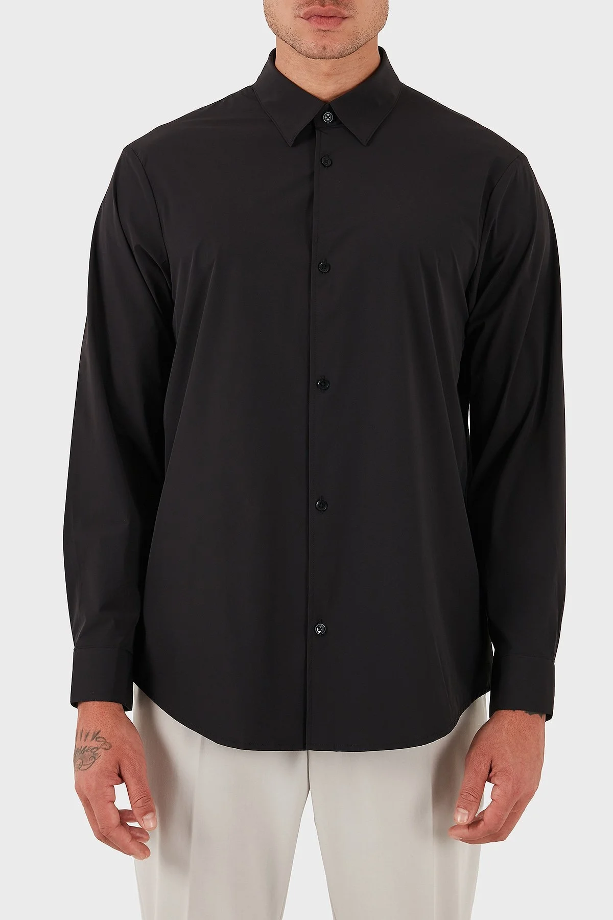 Armani Exchange Regular Fit Klasik Yaka Uzun Kollu Erkek Gömlek XM001567 AF19193 UC001 SİYAH - 1