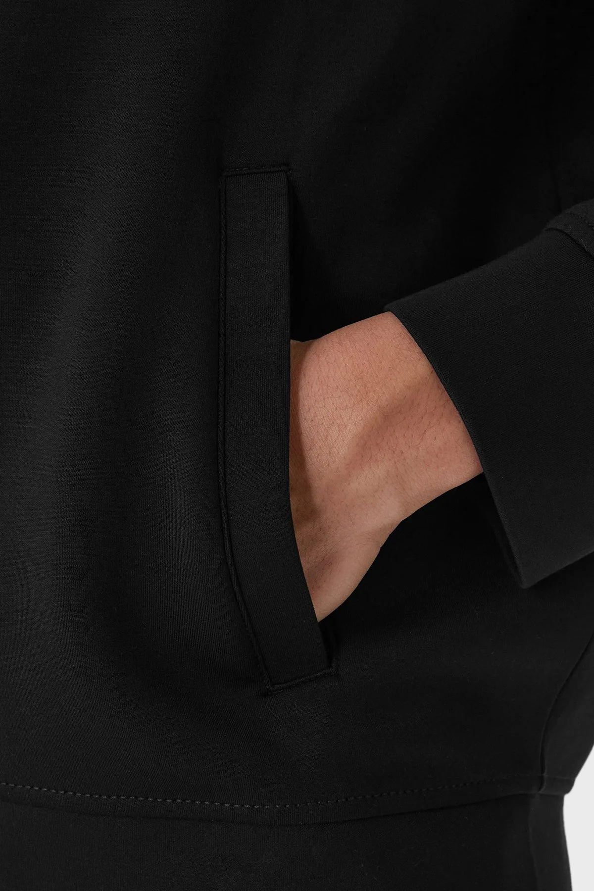 Armani Exchange Regular Fit Logolu Kapüşon Yaka Fermuarlı Erkek Sweat XM001770 AF19936 UC001 SİYAH - 5