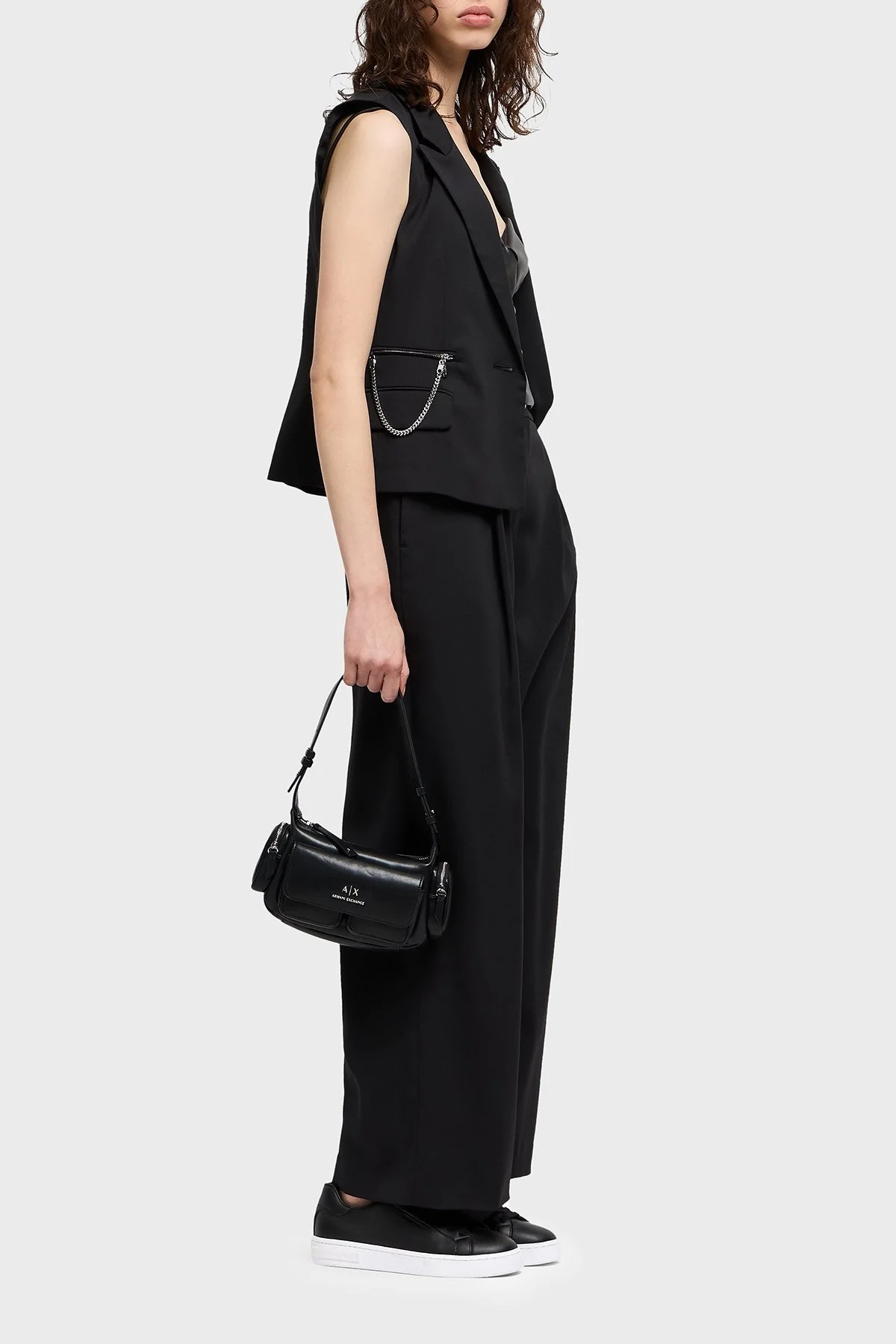 Armani Exchange Regular Fit Mono Yaka Zincir Detaylı Bayan Yelek XW000435 AF12749 UC001 SİYAH - 7