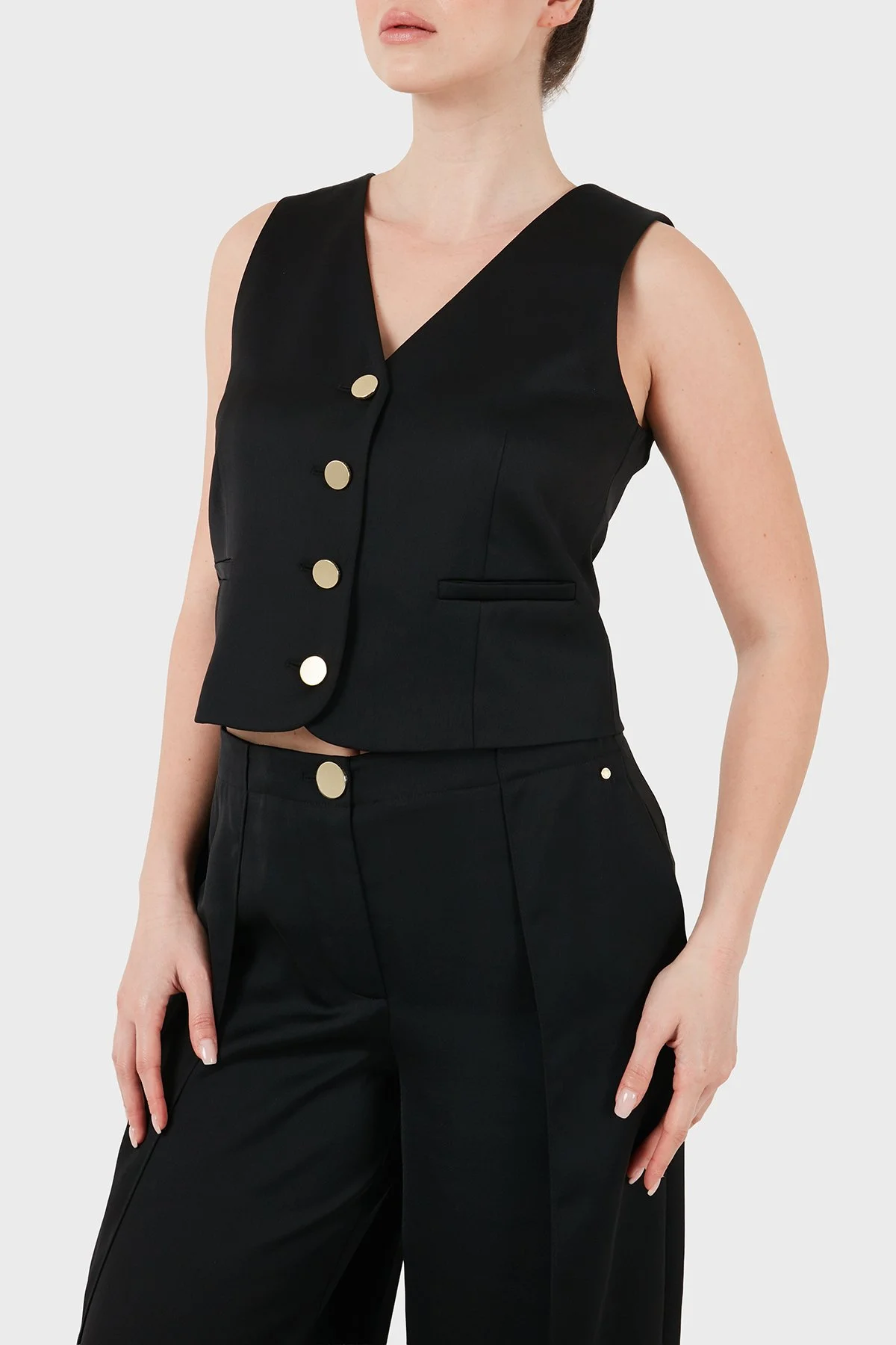 Armani Exchange Regular Fit V Yaka Düğmeli Kadın Yelek XW001954 AF21553 UC001 SİYAH - 4