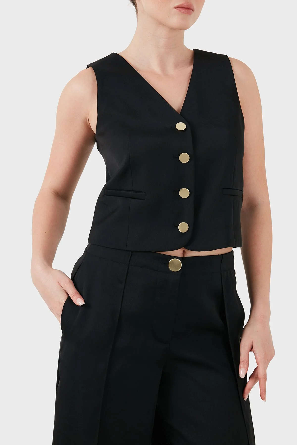 Armani Exchange Regular Fit V Yaka Düğmeli Kadın Yelek XW001954 AF21553 UC001 SİYAH - 5