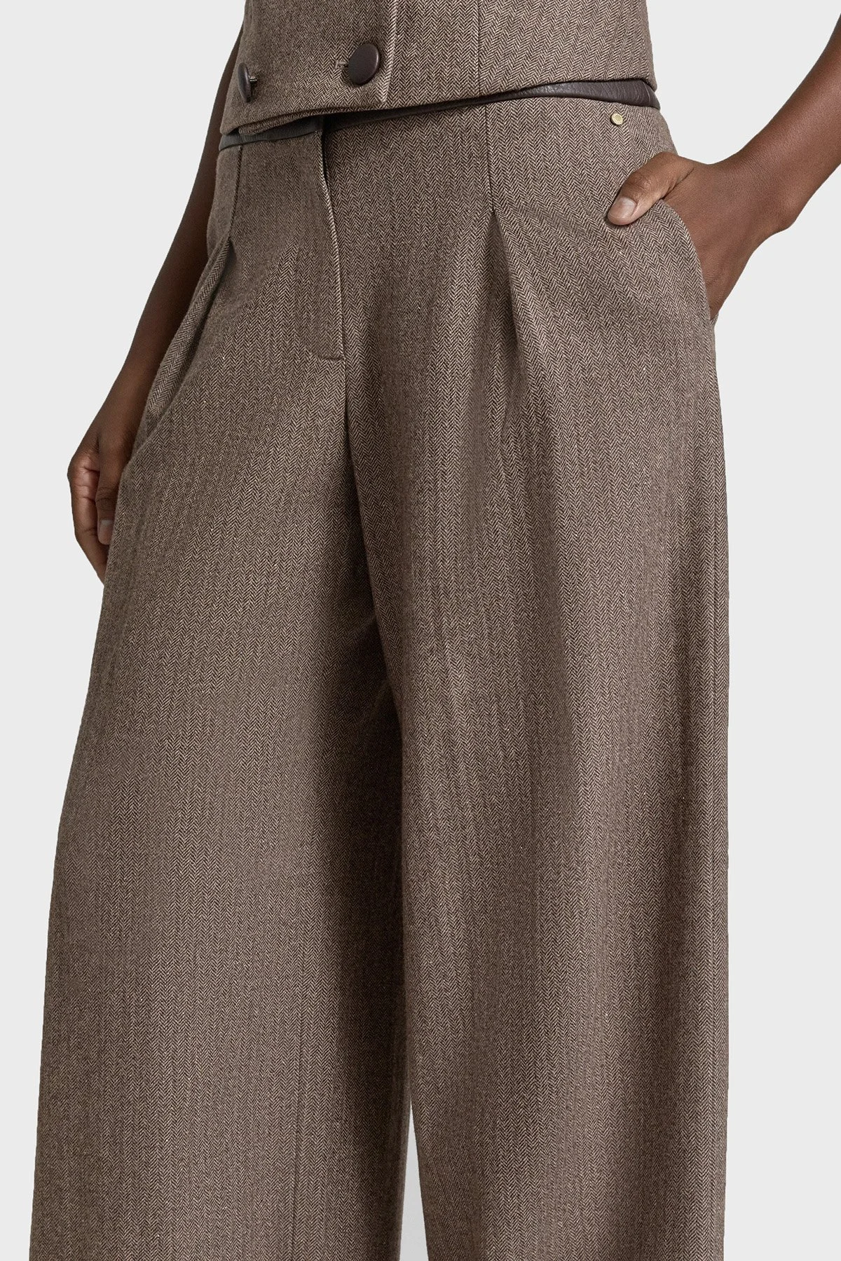 Armani Exchange Relaxed Fit Balıksırtı Desenli Kadın Pantolon XW002479 AF26078 F6044 Kahve - 4